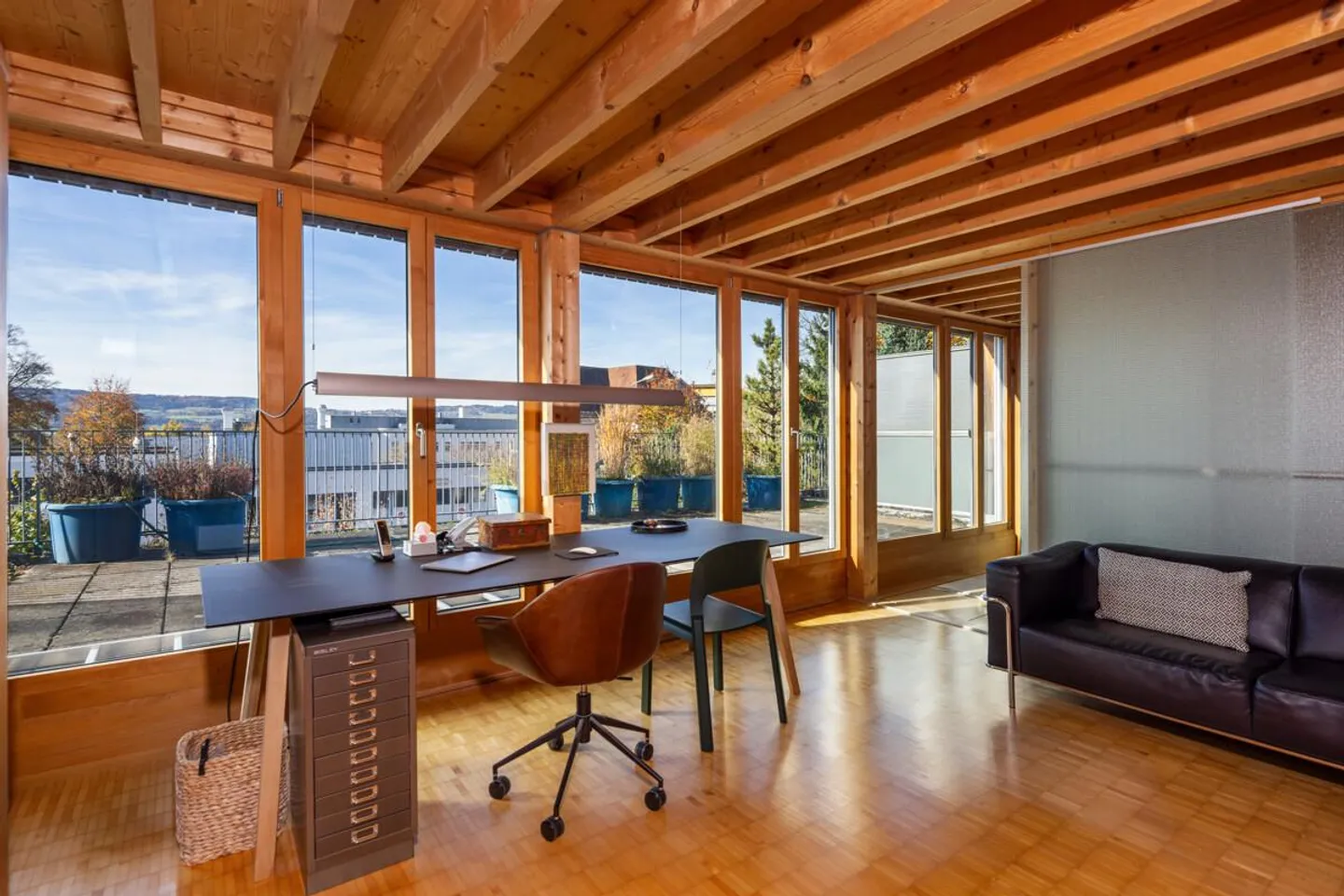 Uster: modernes Reihenhaus mit Terrasse und Garten - Foto 4 von 6