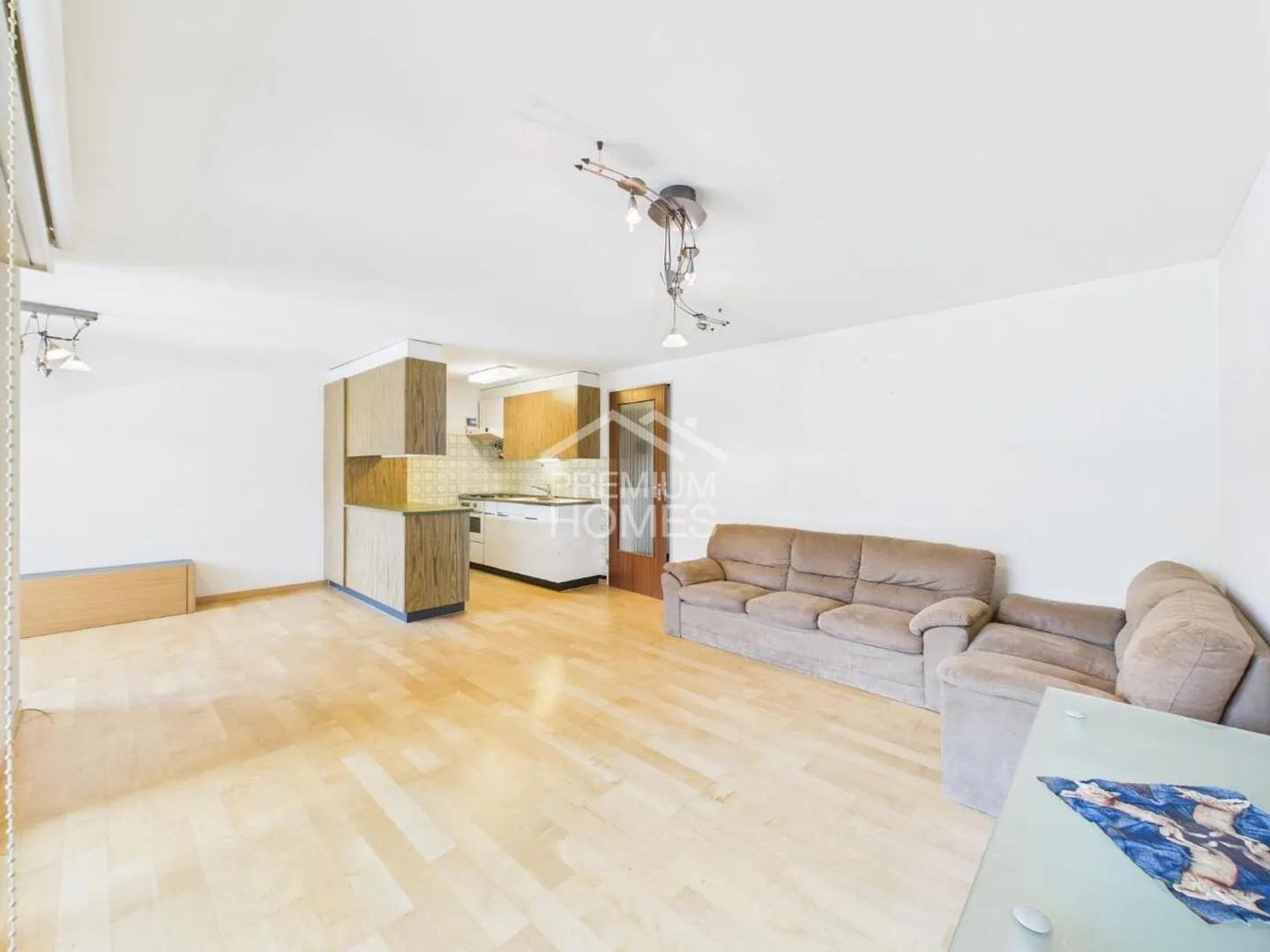 Where Nature Frames Everyday Life - Photo 2 of 5