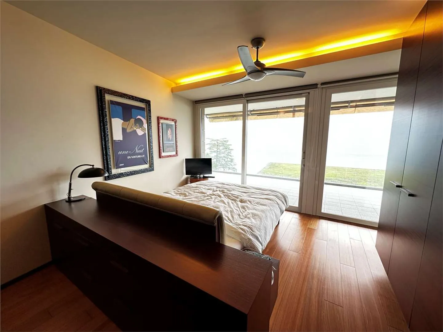 Apartment with terrace and charming lake view - Photo 16 of 22