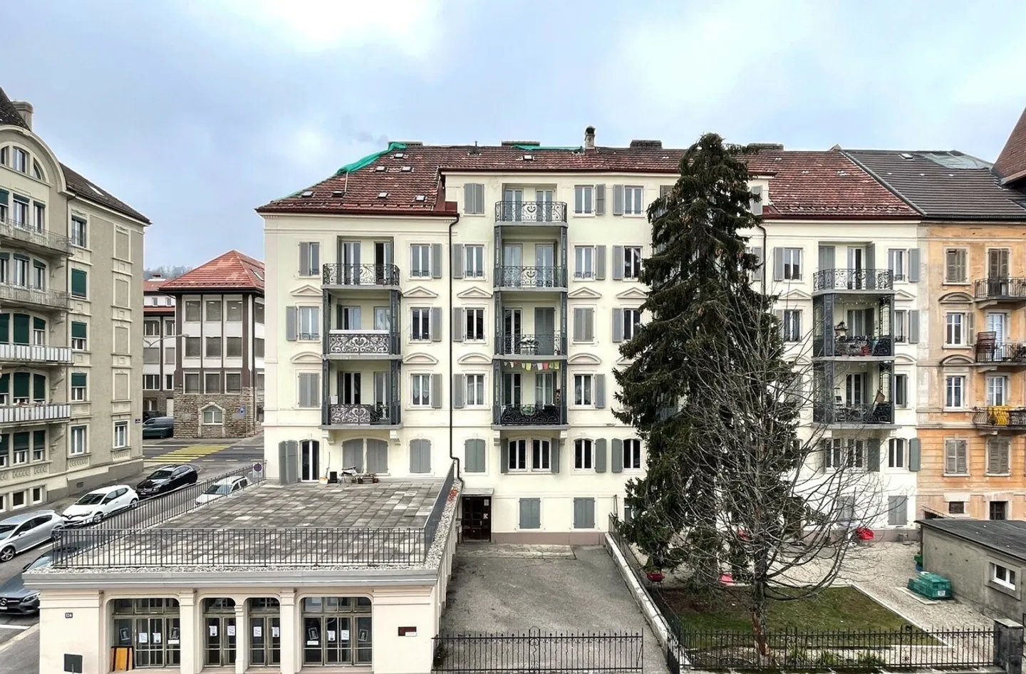 Deux bâtiments locatifs avec un rendement brut de 5,3 % - Photo 1 sur 12
