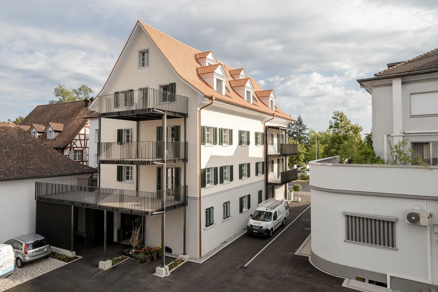 Charmante Wohnungen in denkmalgeschütztem Gebäude - Foto 1 von 5