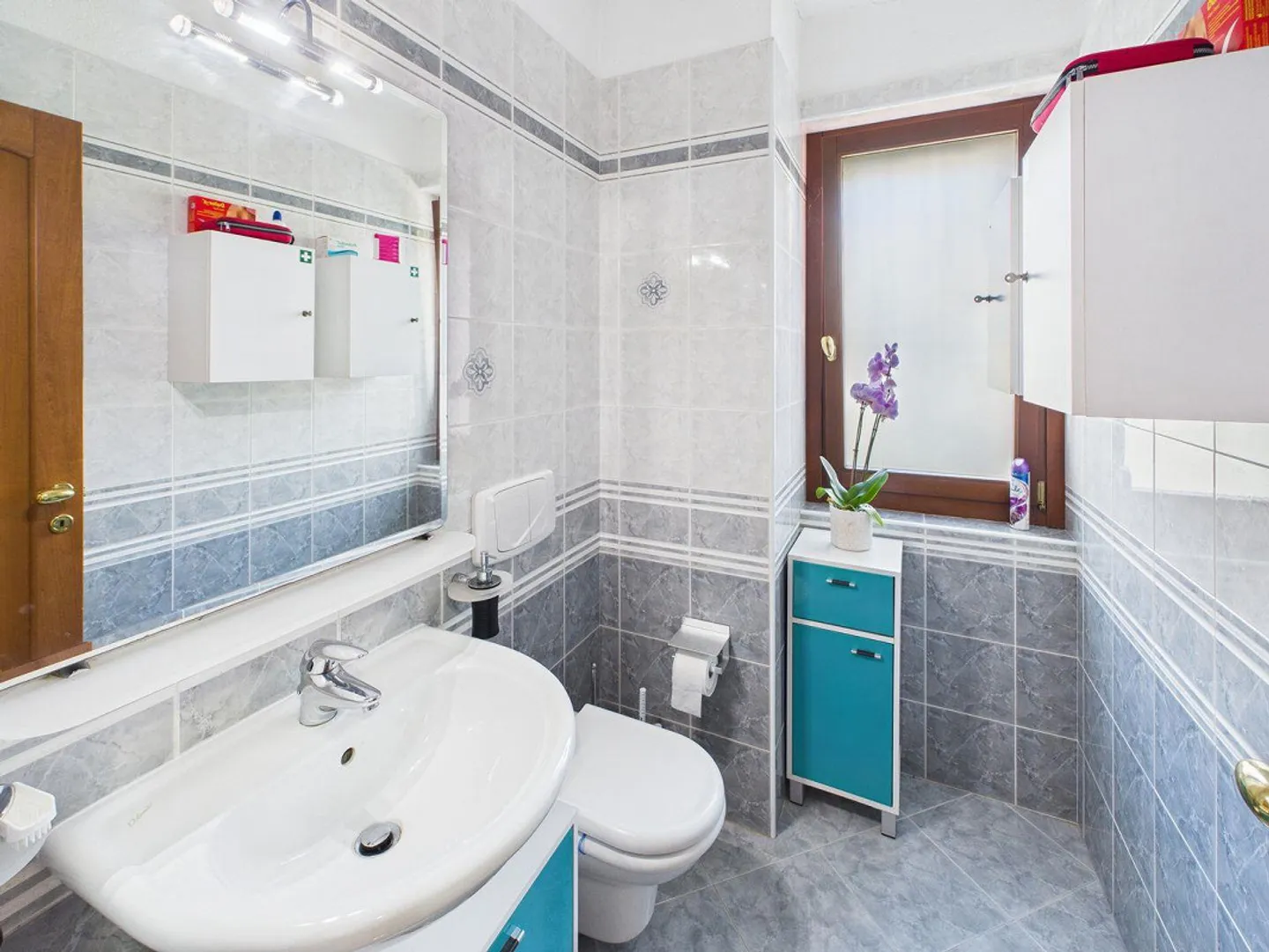 Independent Villa with Large Garden and Characteristic Grottino - Photo 6 of 26