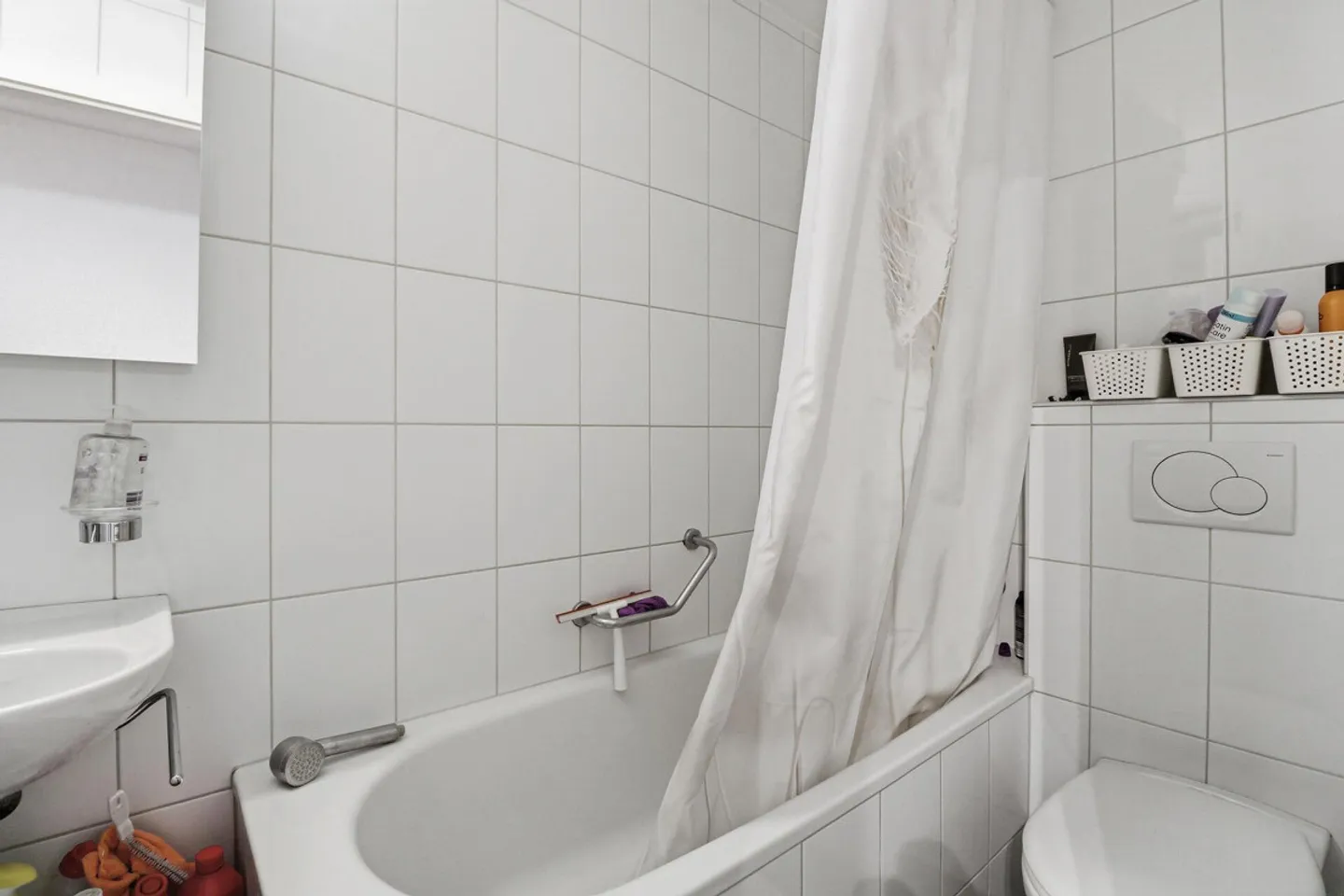 Centrally Located 3-Room Apartment in Spiez - Photo 3 of 7