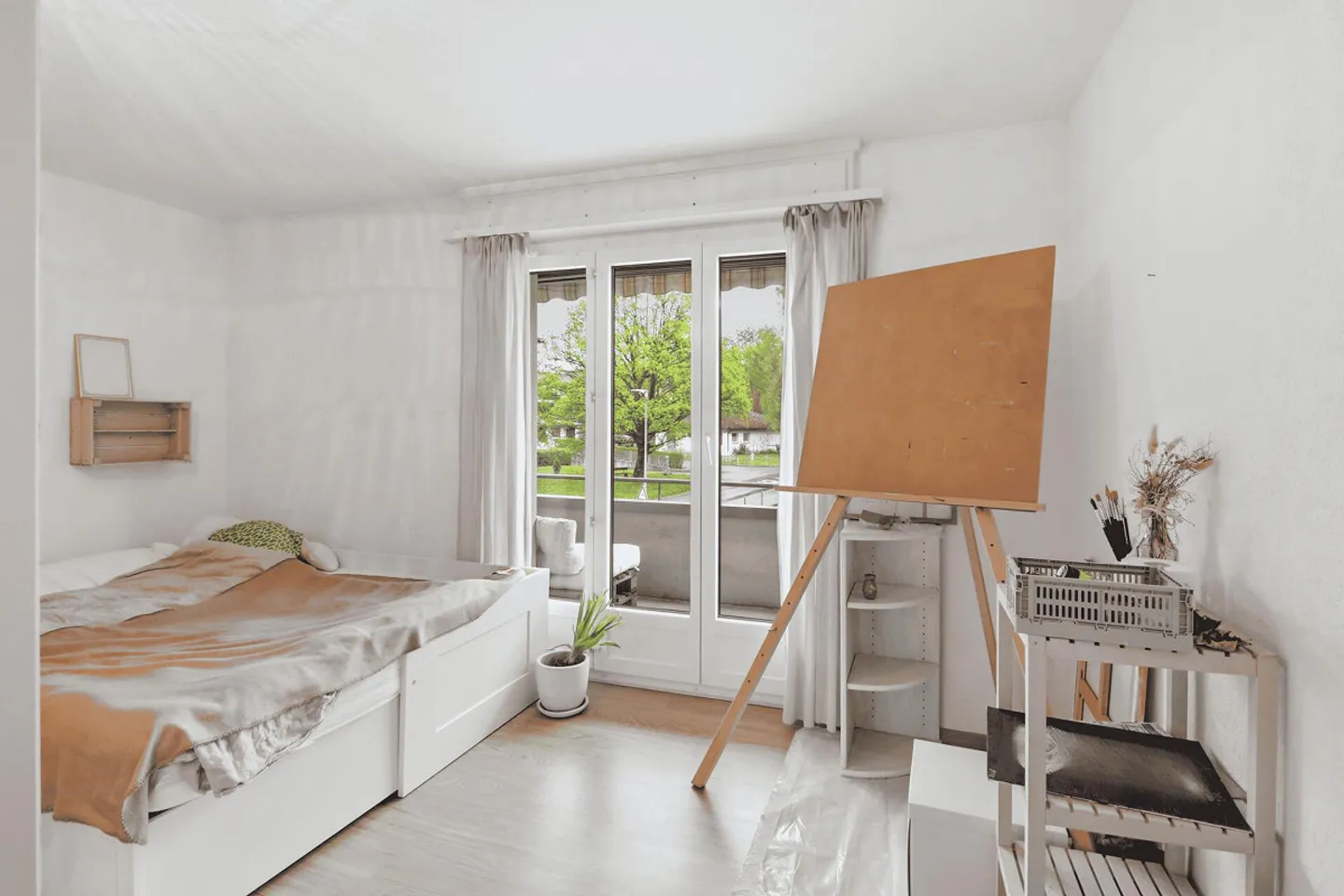 Centrally Located 3-Room Apartment in Spiez - Photo 1 of 7