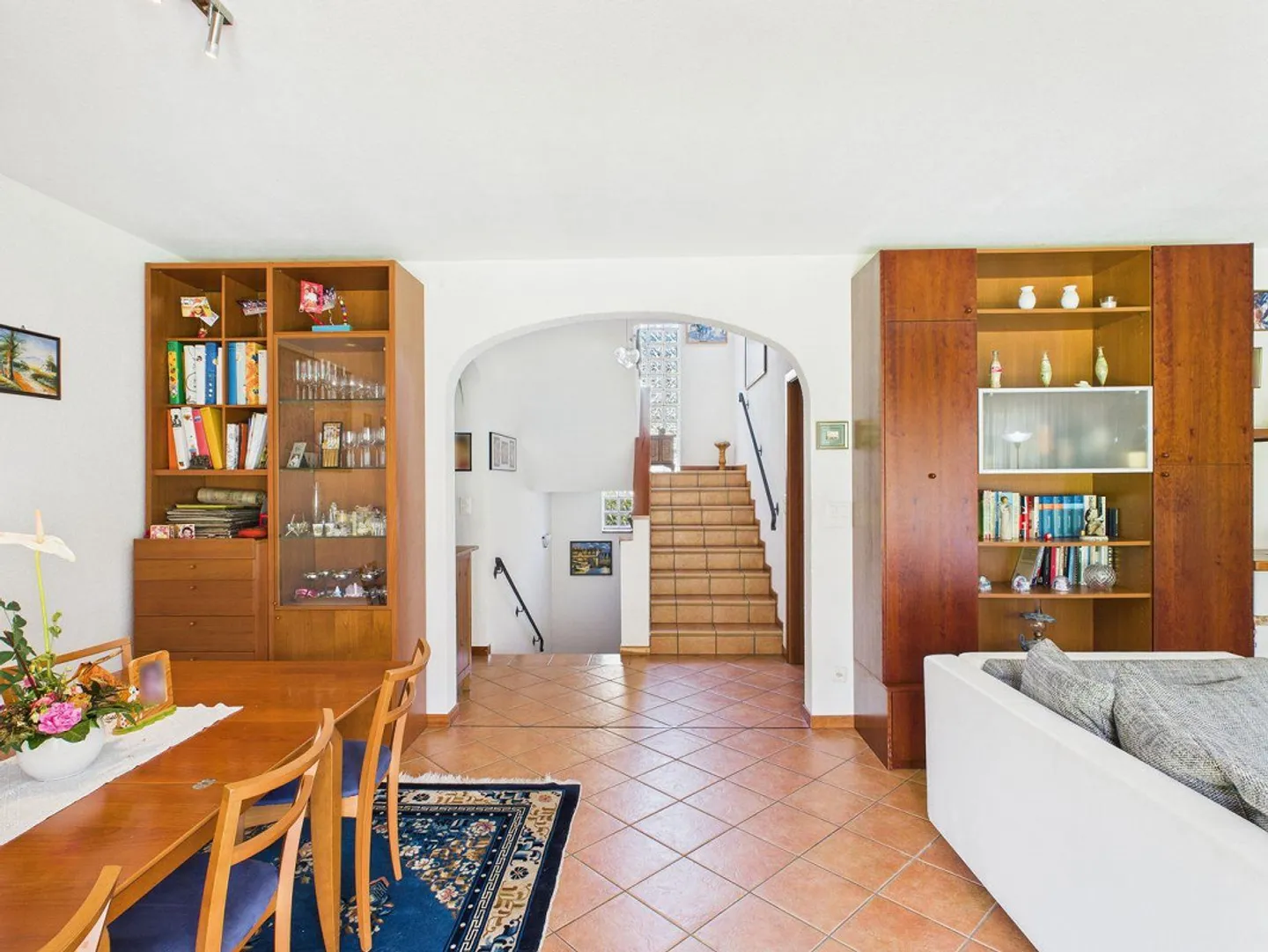 Independent Villa with Large Garden and Characteristic Grottino - Photo 10 of 26