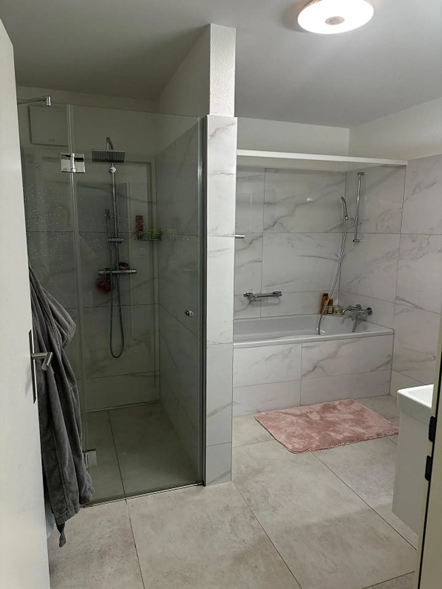 Modernes Apartment mit Seesicht - Foto 4 von 9