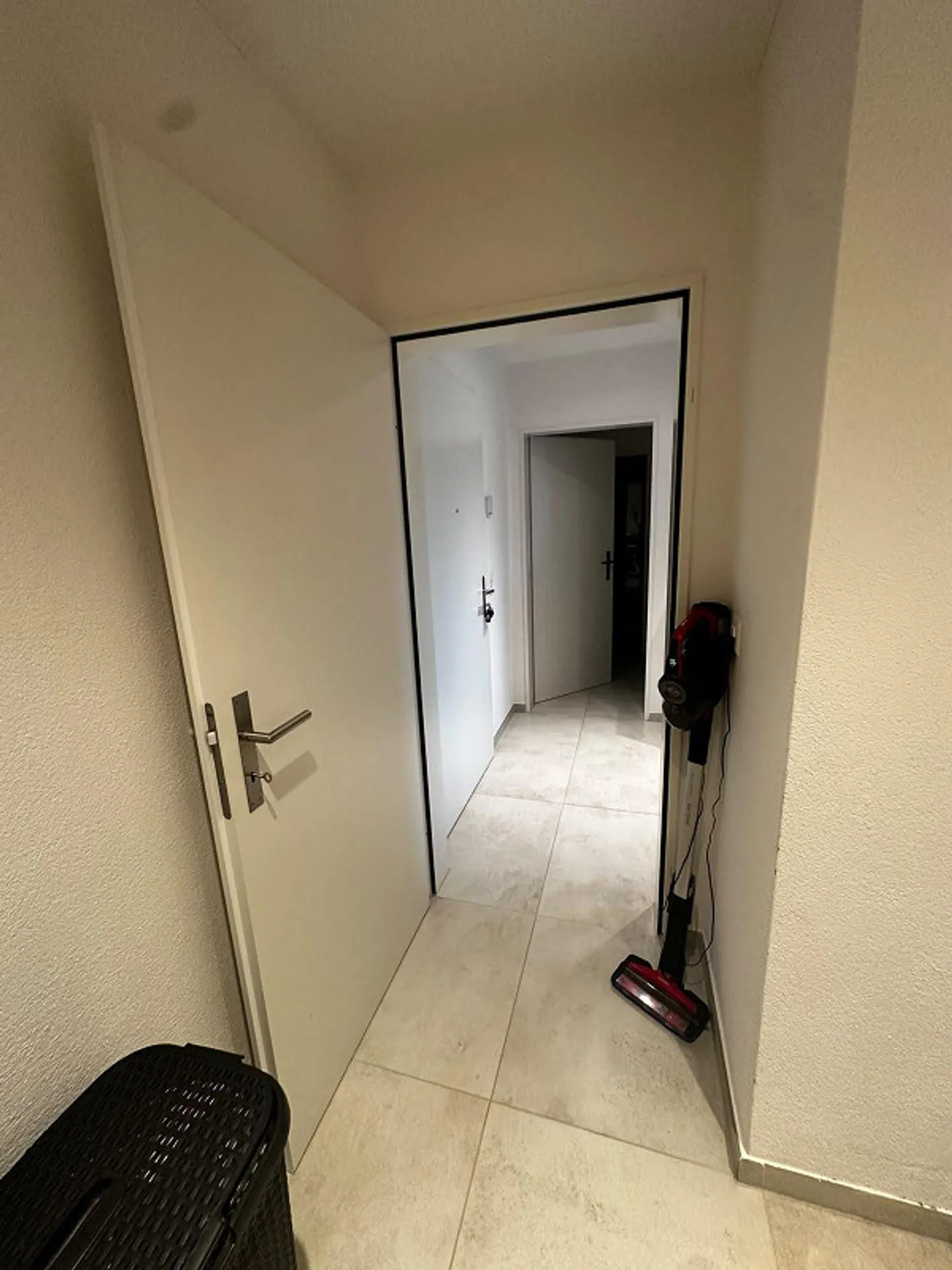 Modernes Apartment mit Seesicht - Foto 8 von 9