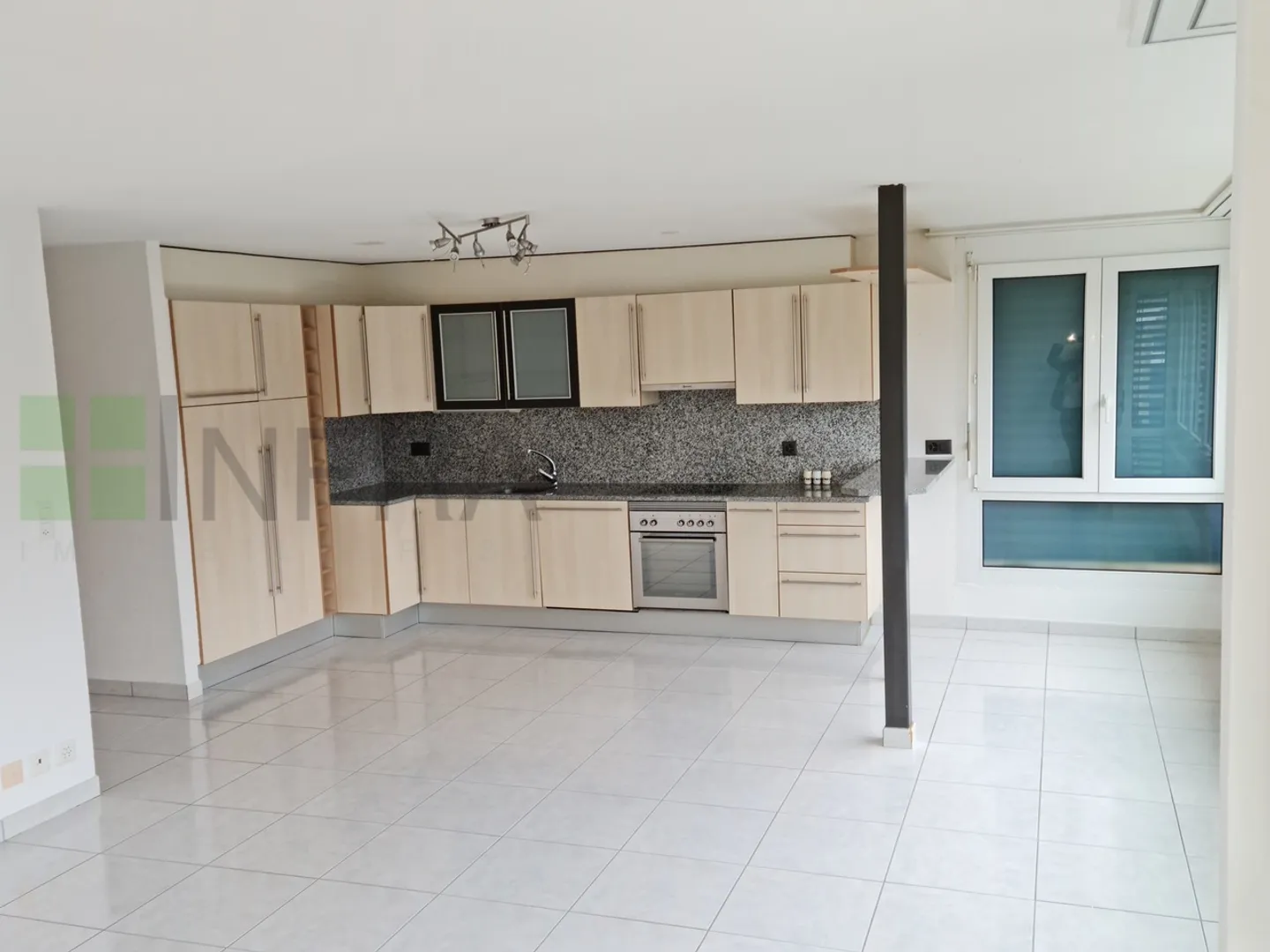 2,5 Zimmer renoviert mit Aufzug - Nur einen Steinwurf vom Dorf entfernt - Foto 4 von 13