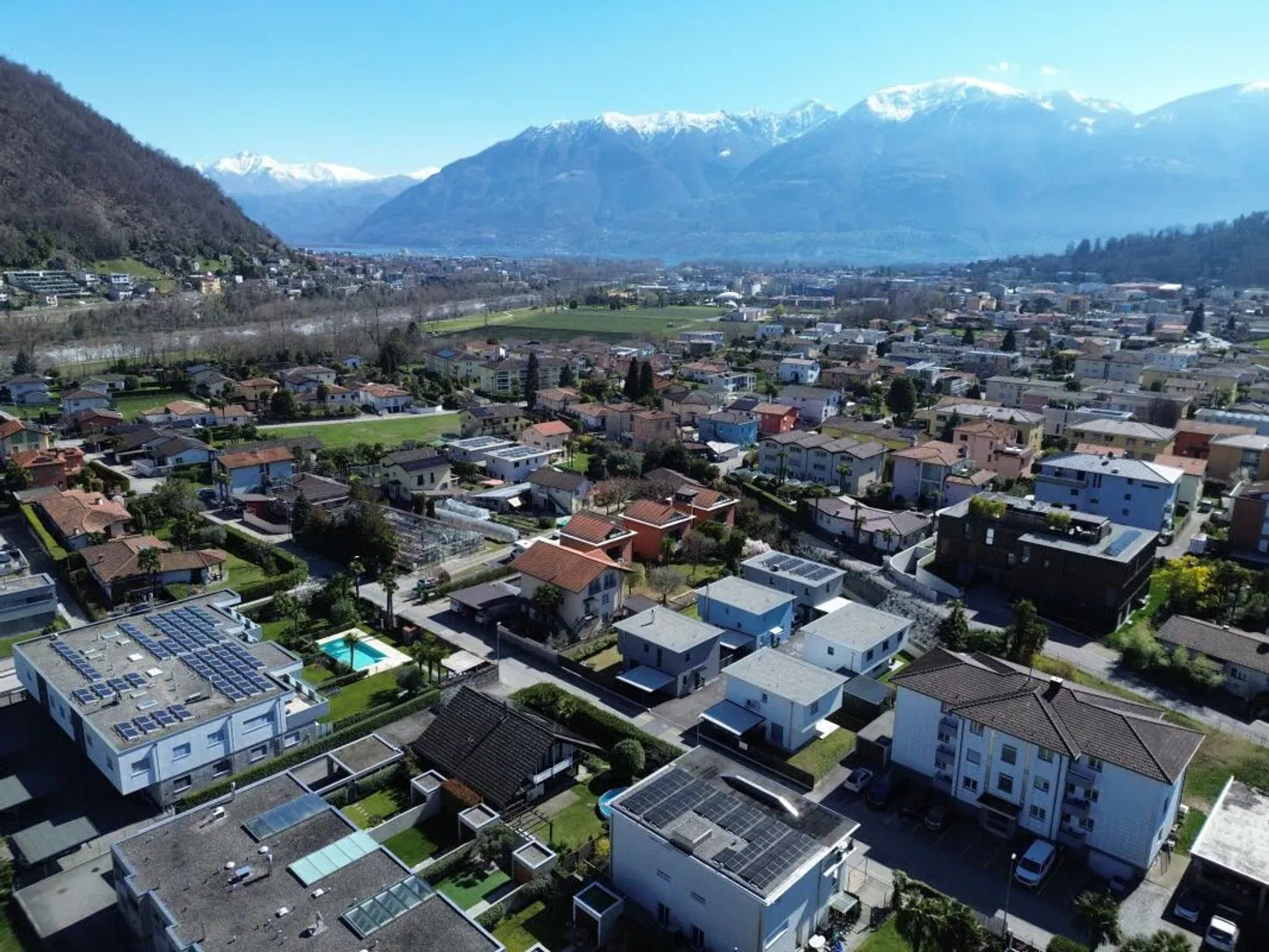 Luxusvilla in ruhigem Losone - Foto 31 von 46