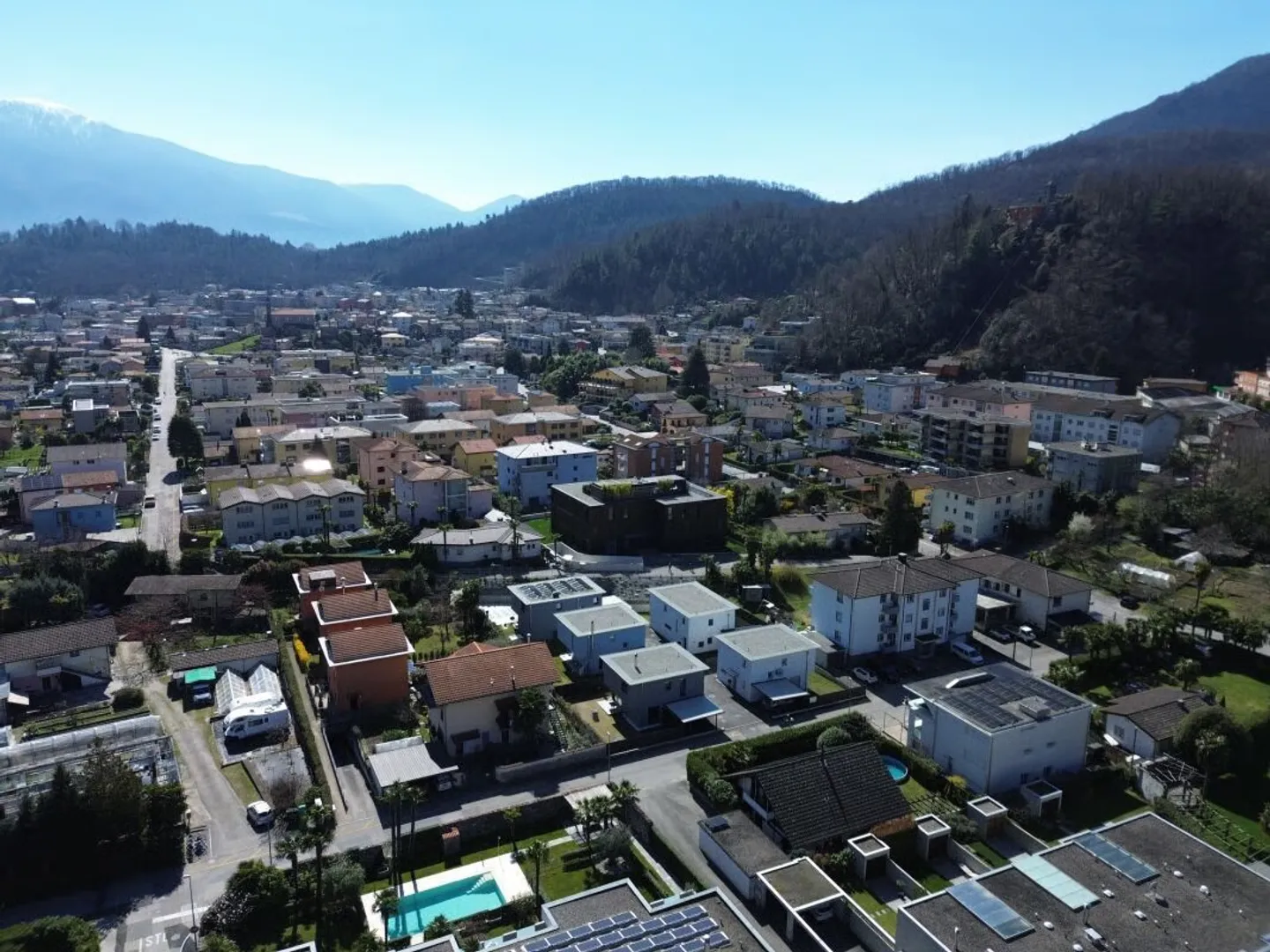 Luxusvilla in ruhigem Losone - Foto 36 von 46