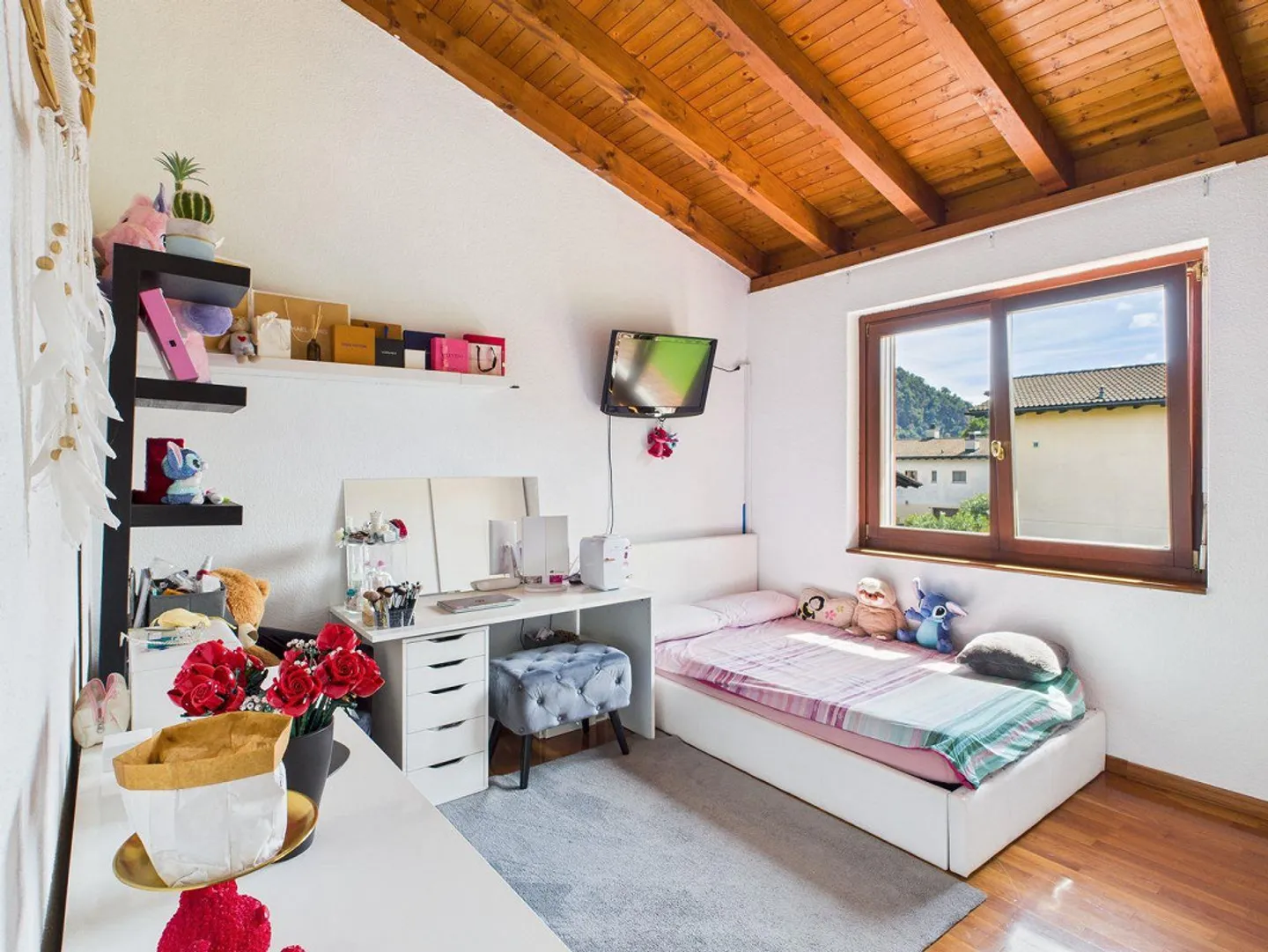 Independent Villa with Large Garden and Characteristic Grottino - Photo 22 of 26