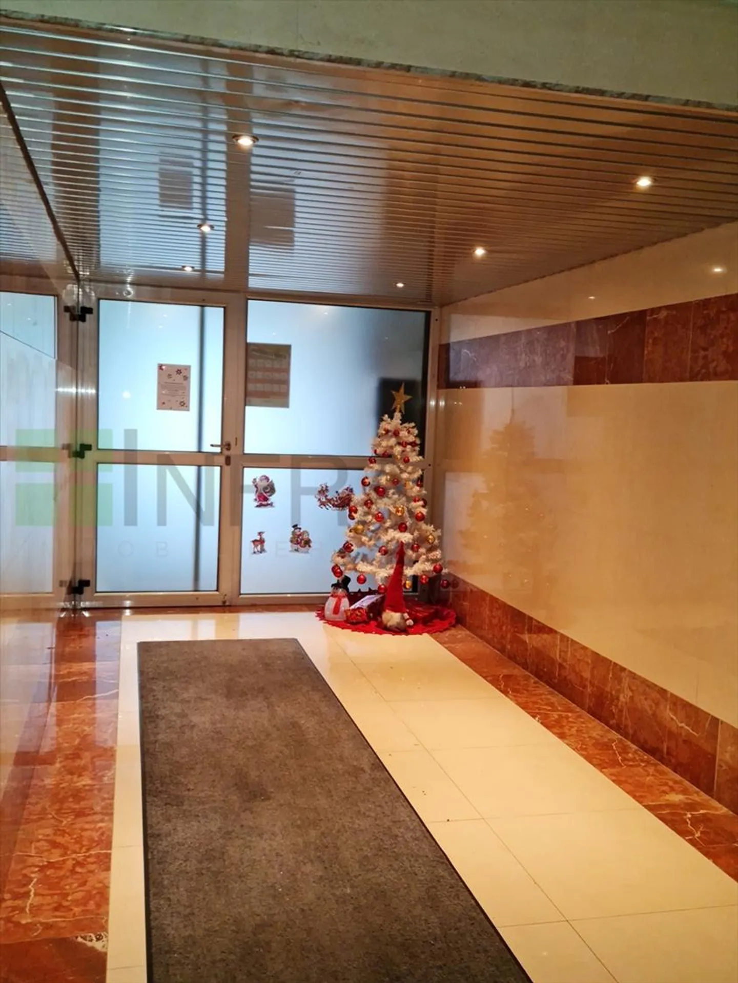 2,5 Zimmer renoviert mit Aufzug - Nur einen Steinwurf vom Dorf entfernt - Foto 6 von 13