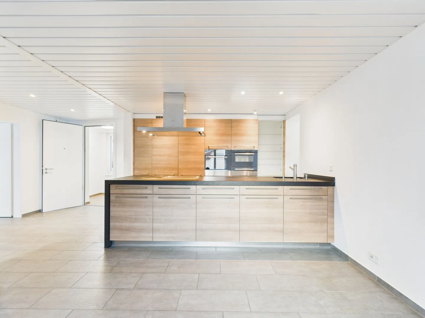 Rénové : Appartement spacieux et lumineux au cœur du village - Photo 1 sur 9