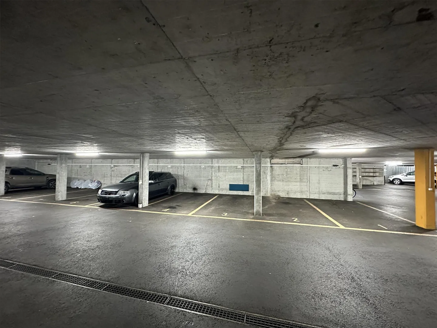 Posti auto in garage sotterraneo con stazione di ricarica E direttamente alla stazione ferroviaria - Foto 1 di 2