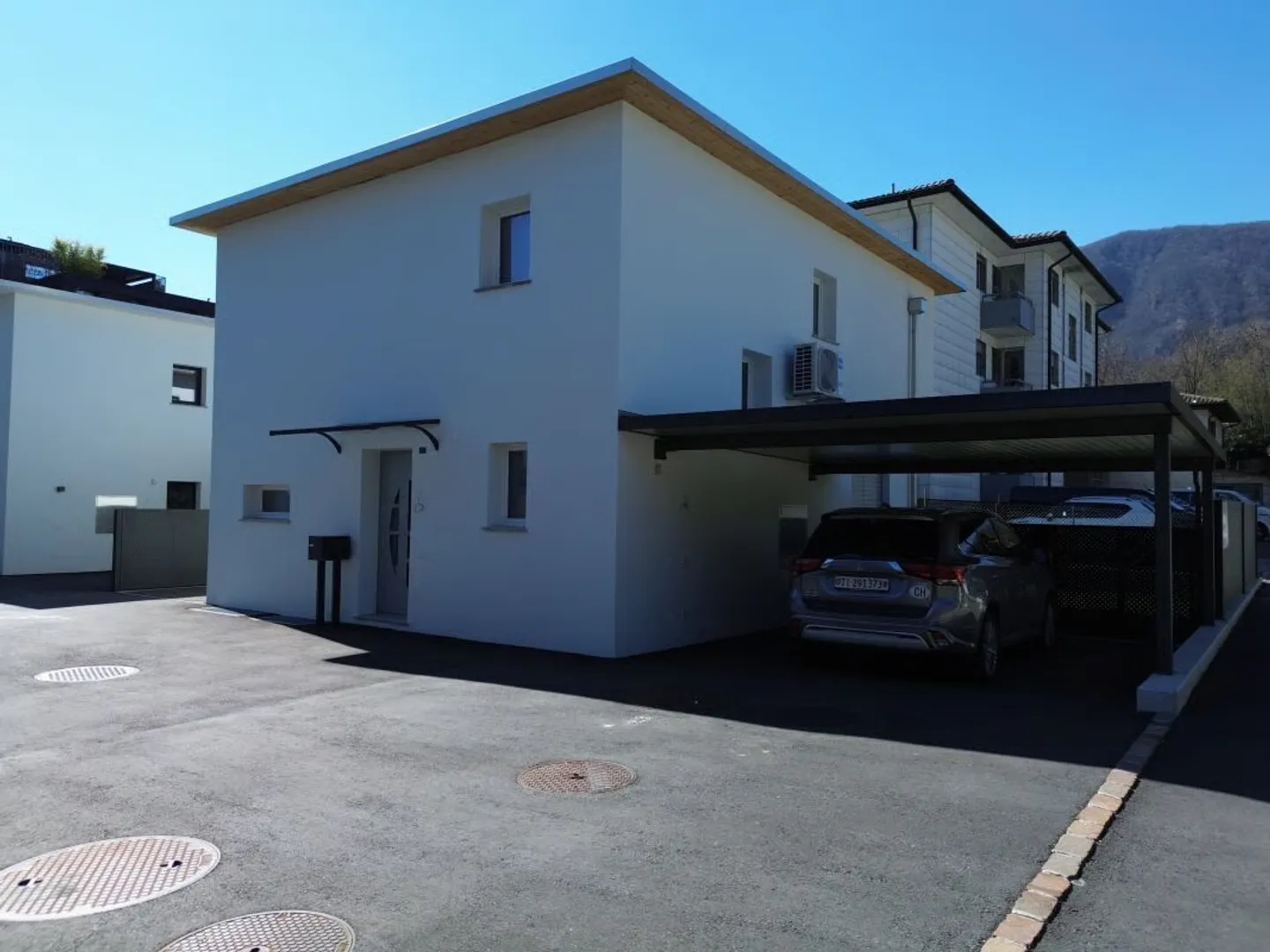 Luxusvilla in ruhigem Losone - Foto 42 von 46
