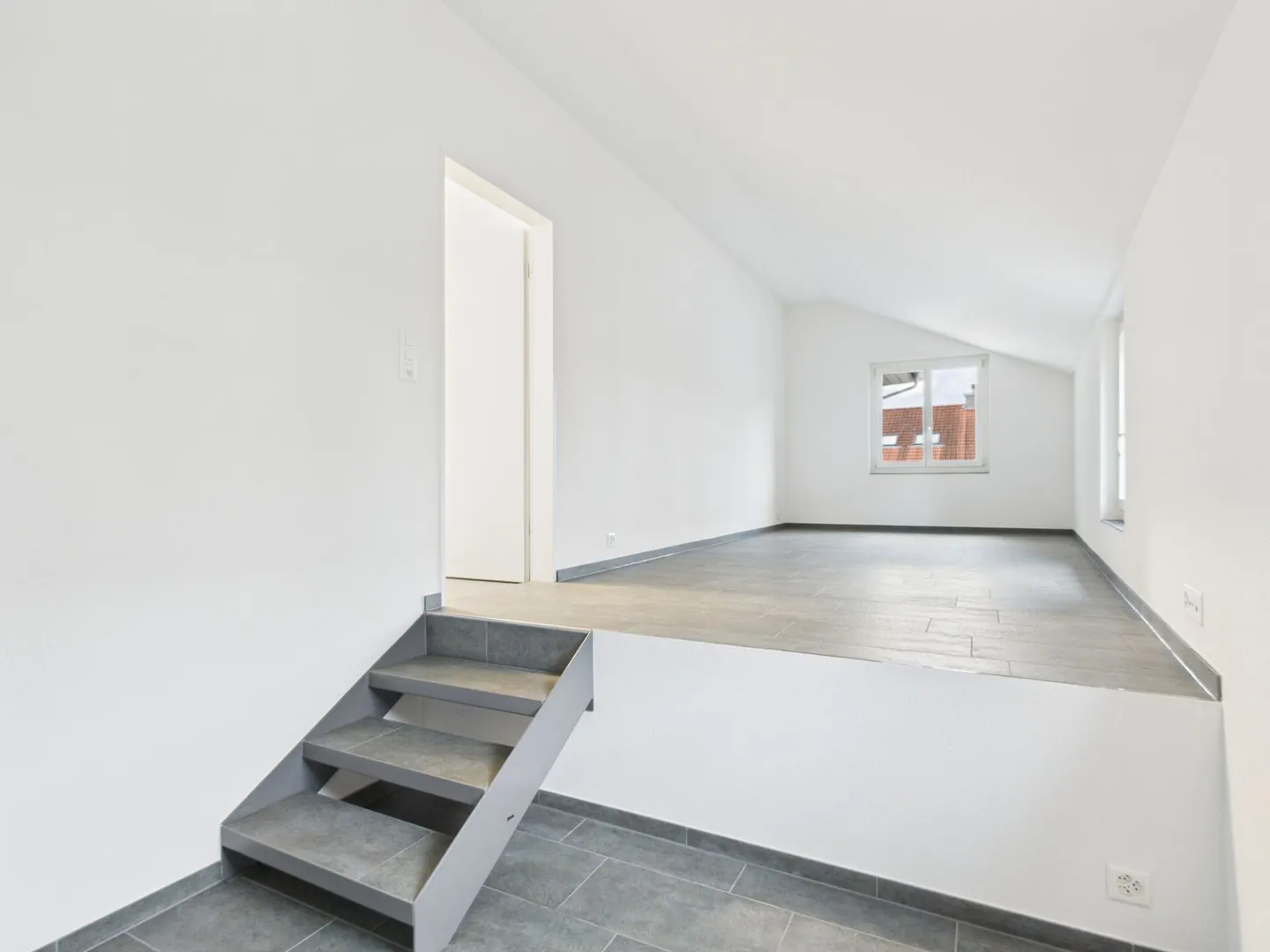 Rénové : Appartement spacieux et lumineux au cœur du village - Photo 4 sur 9