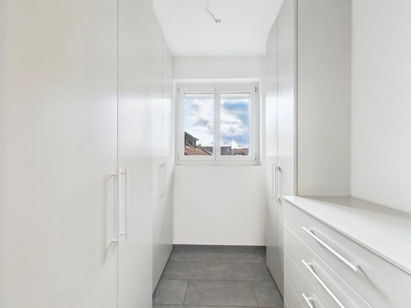 Rénové : Appartement spacieux et lumineux au cœur du village - Photo 6 sur 9