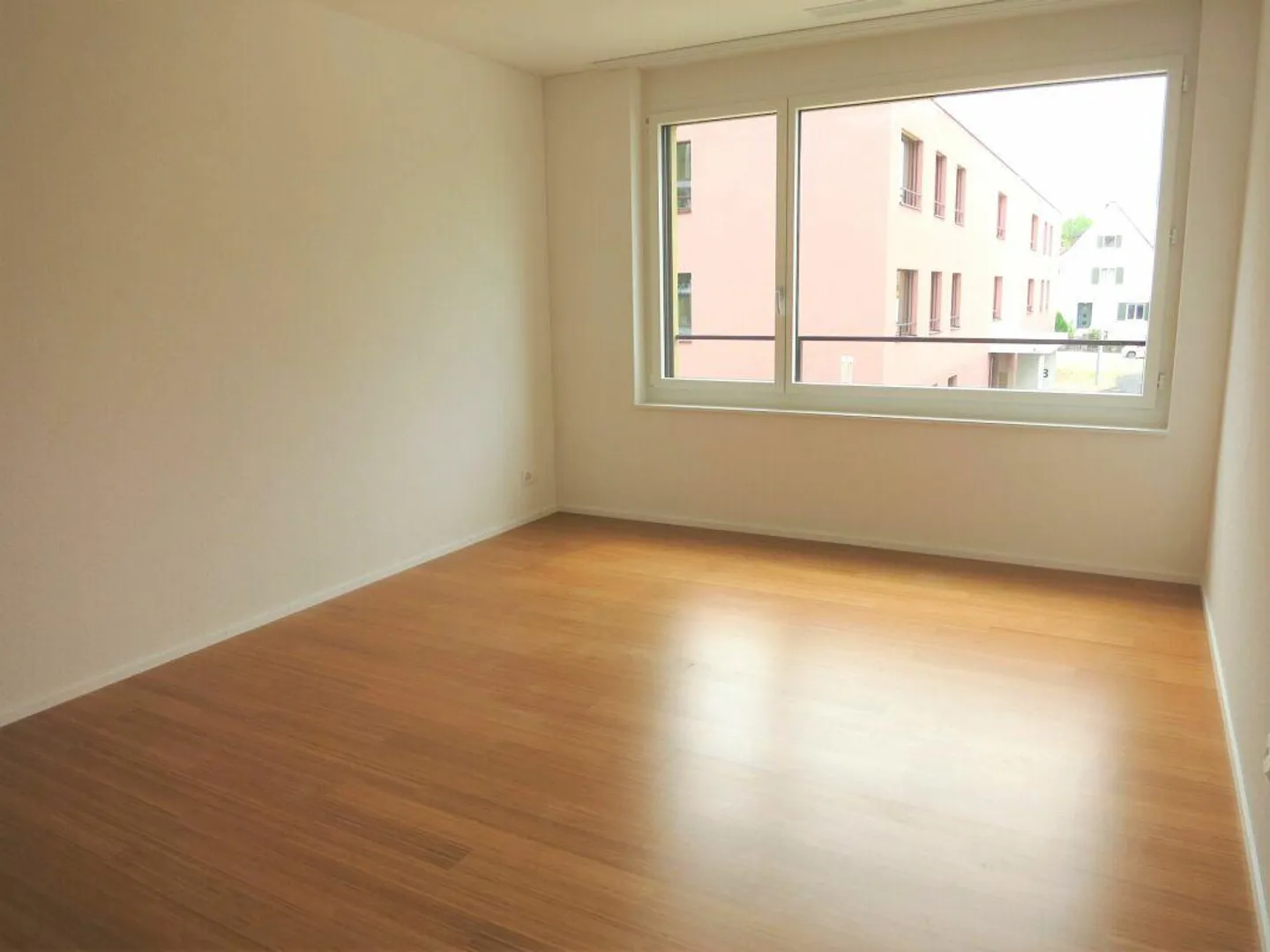 Senior Apartments: Sunny 2.5-Room Apartment at the Health Center Brugg - Photo 4 of 6