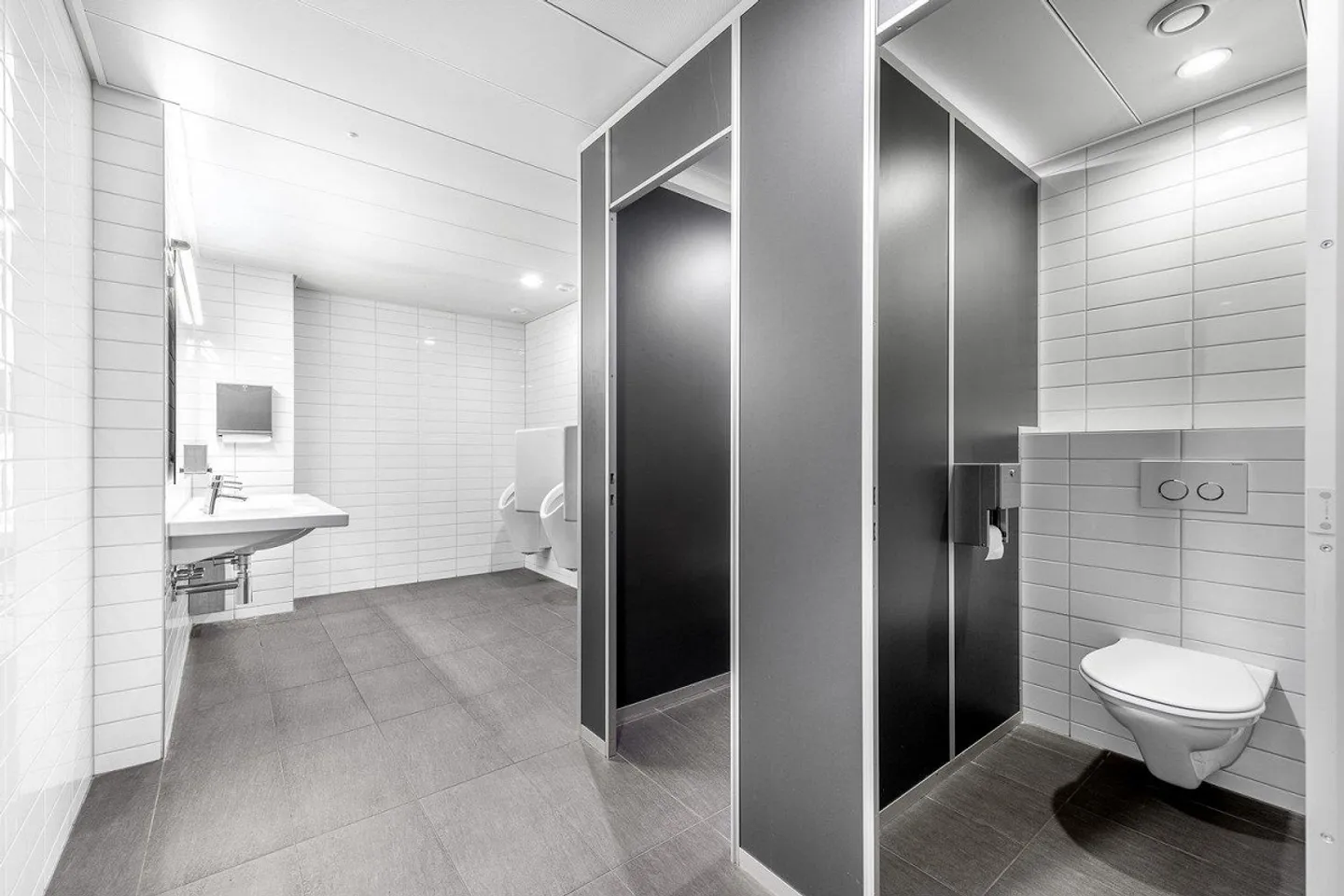 Espace de bureau avec potentiel : adaptable et bien desservi - Photo 6 sur 7