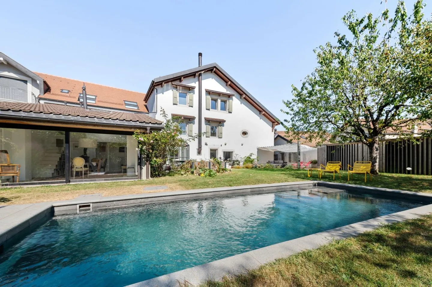 Character house with swimming pool and yield potential - Photo 5 of 13