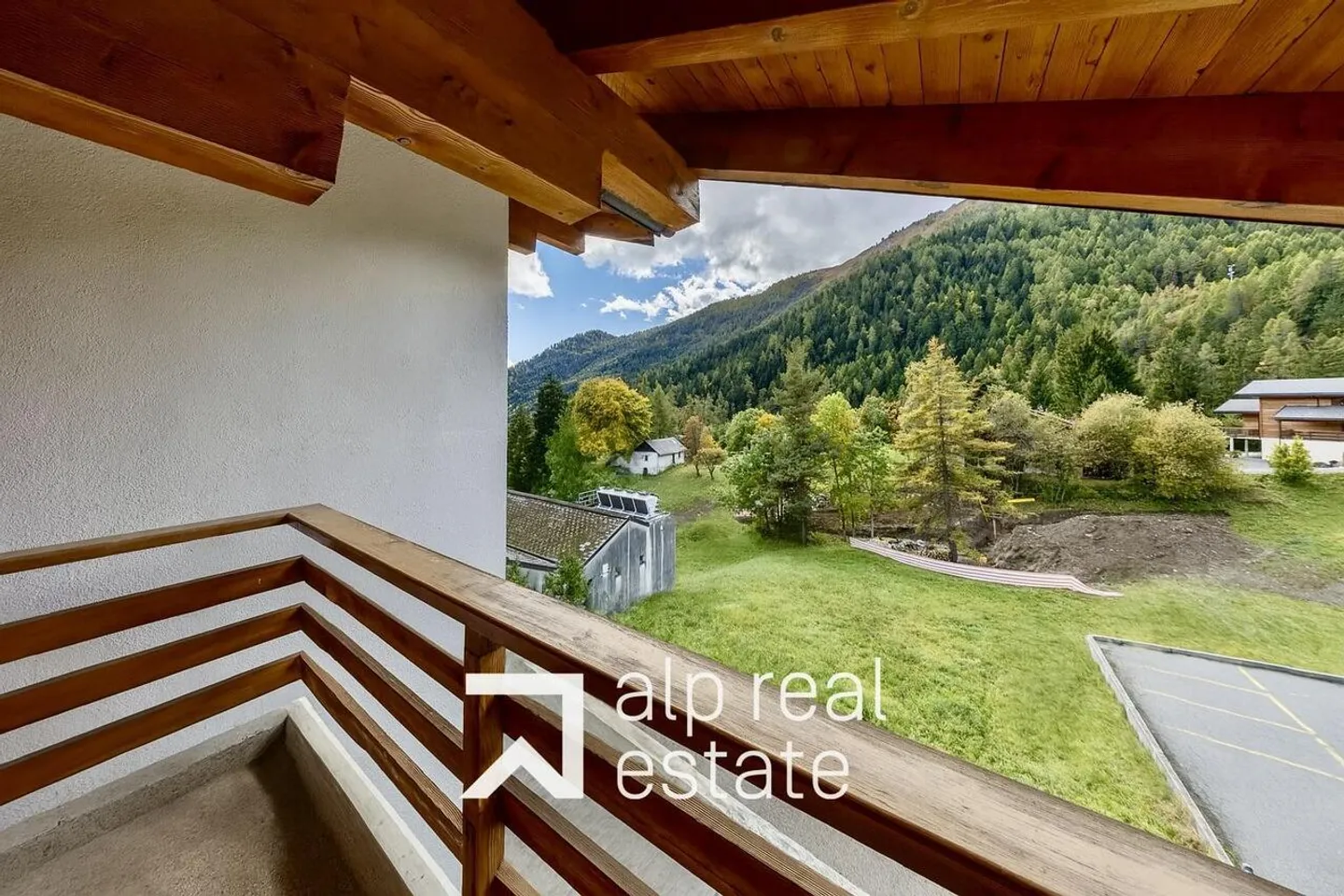 Appartement mansardé et traversant au centre du village - Photo 7 sur 10