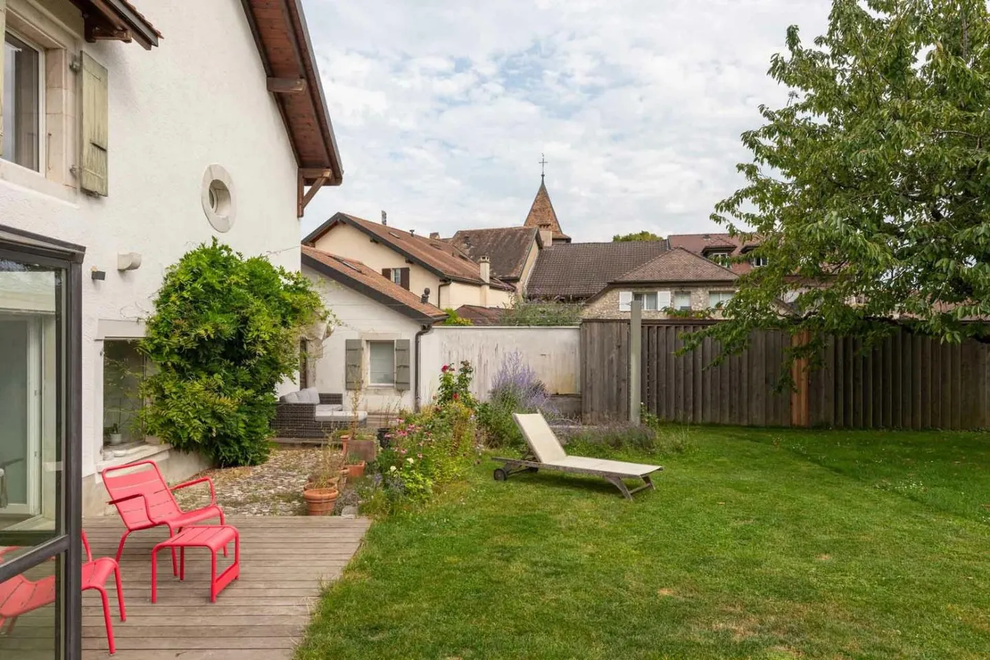 Character house with swimming pool and yield potential - Photo 10 of 13