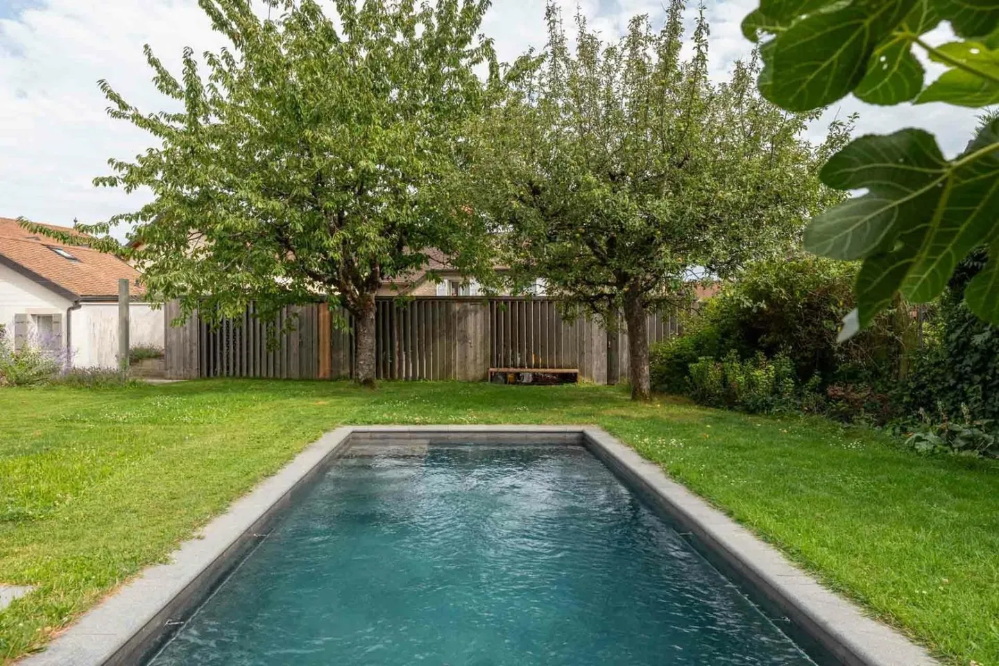 Character house with swimming pool and yield potential - Photo 11 of 13