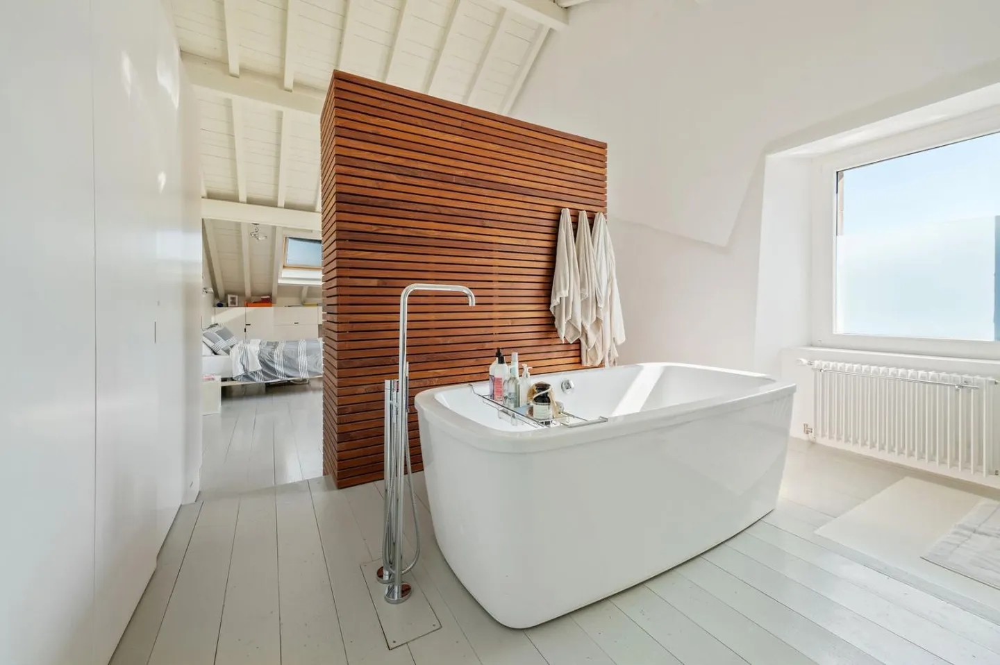 Character house with swimming pool and yield potential - Photo 13 of 13