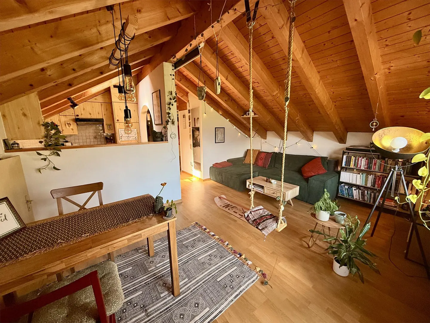 Appartement sous les combles à sous-louer - Photo 1 sur 5
