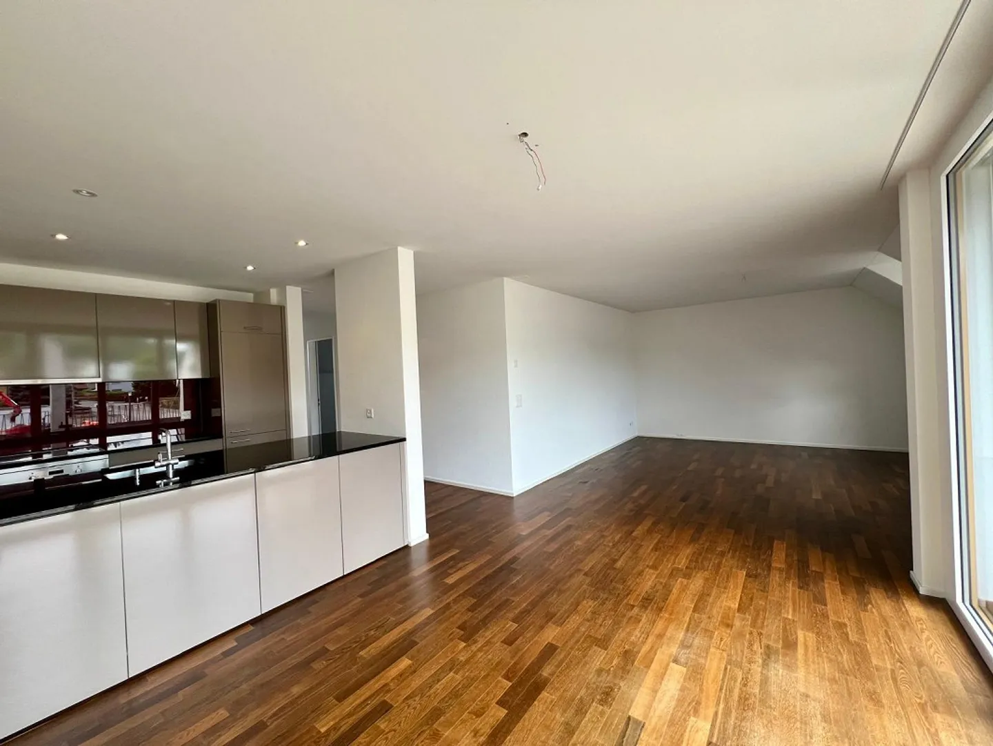 Appartement moderne de 3,5 pièces dans un endroit calme - Photo 2 sur 11
