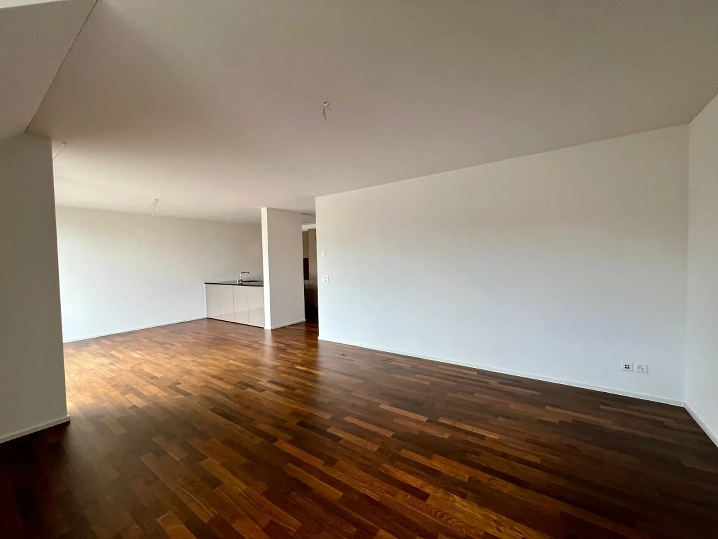 Appartement moderne de 3,5 pièces dans un endroit calme - Photo 3 sur 11