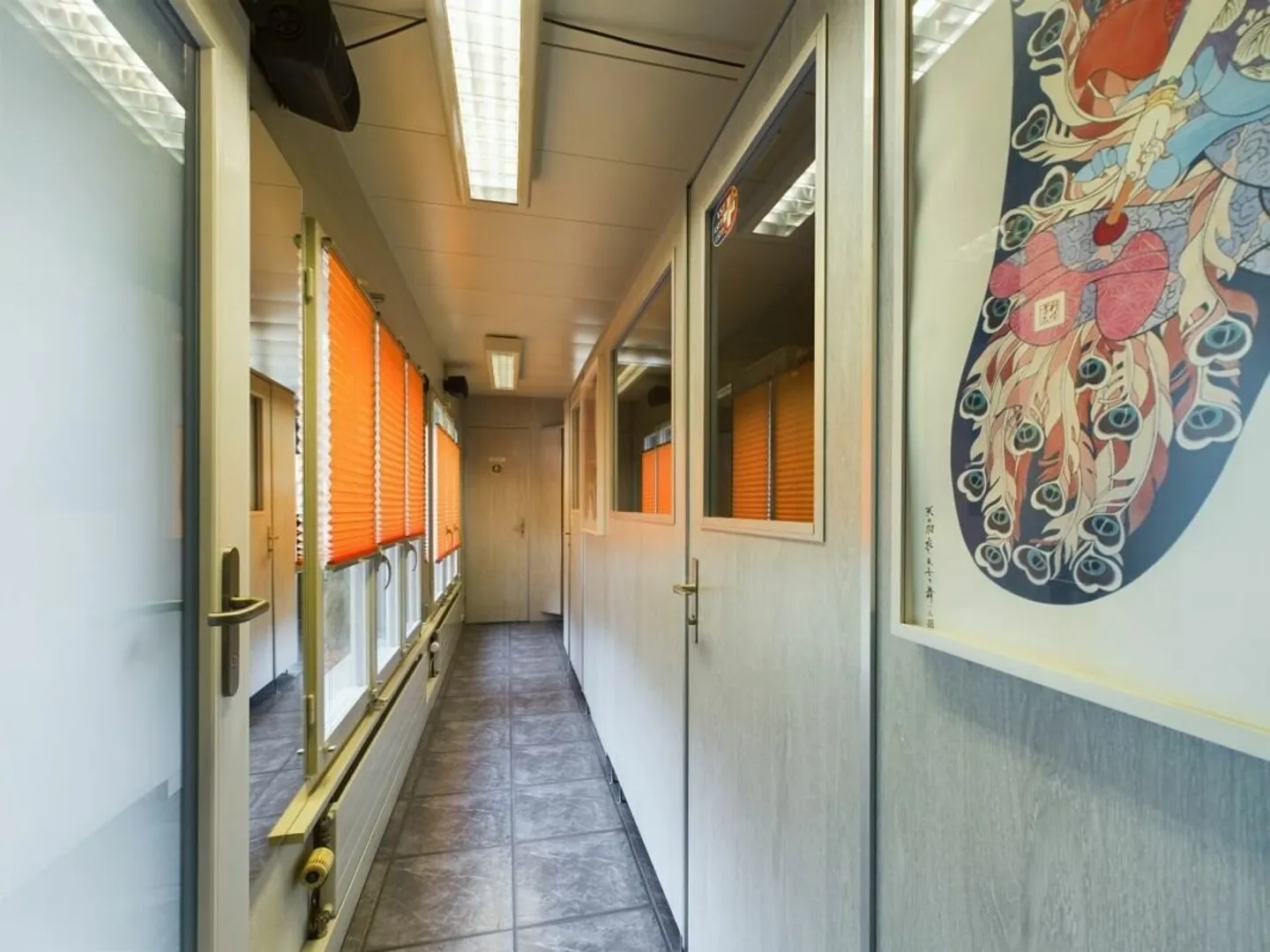 Espace commercial avec sauna et espace extérieur - idéal pour des concepts créatifs - Photo 8 sur 17