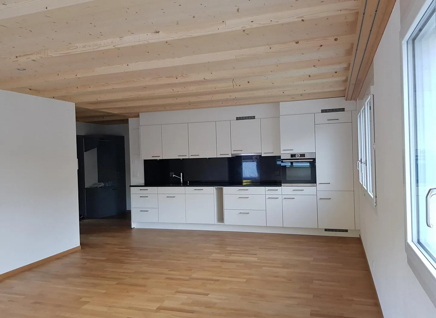 charming 3.5 room apartment with a large terrace - Photo 7 of 20