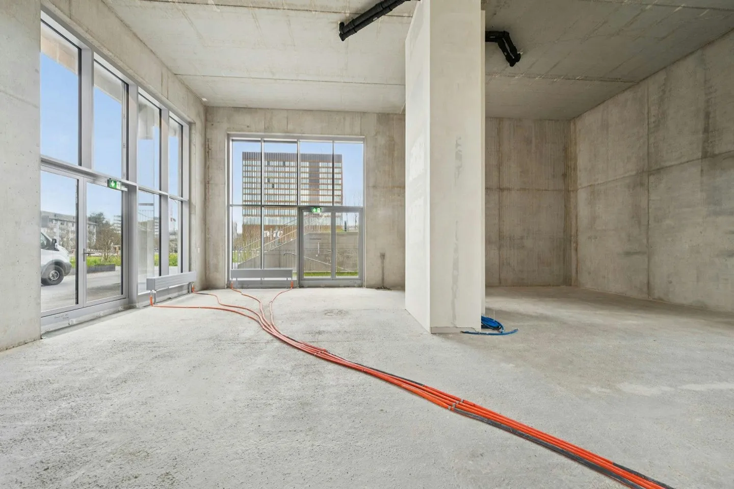 Space for visionary usage concepts - approx. 146 m² at Muttenz train station - Photo 2 of 9
