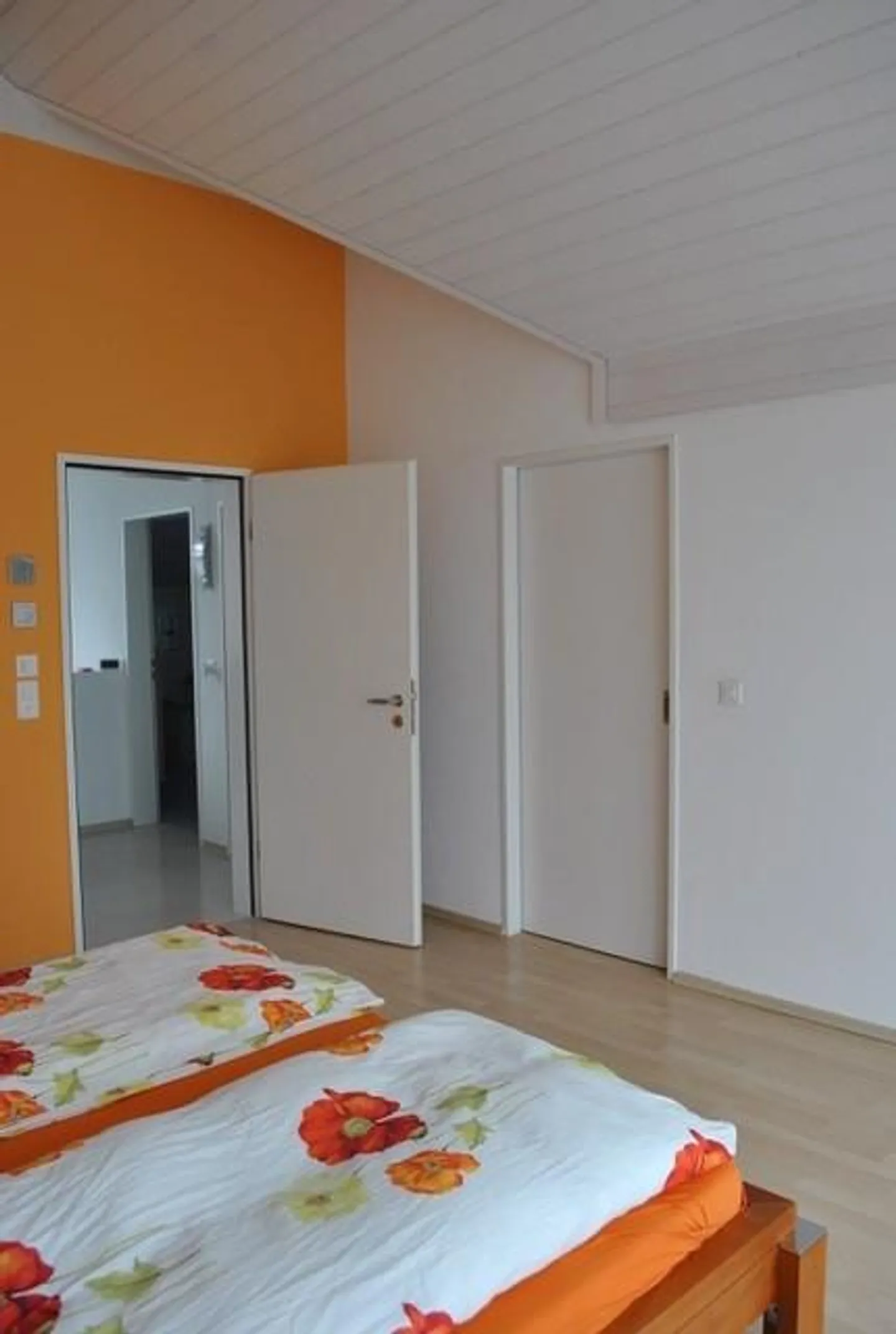 Spacious, modern single-family home in a quiet location in Züberwangen - Photo 8 of 19