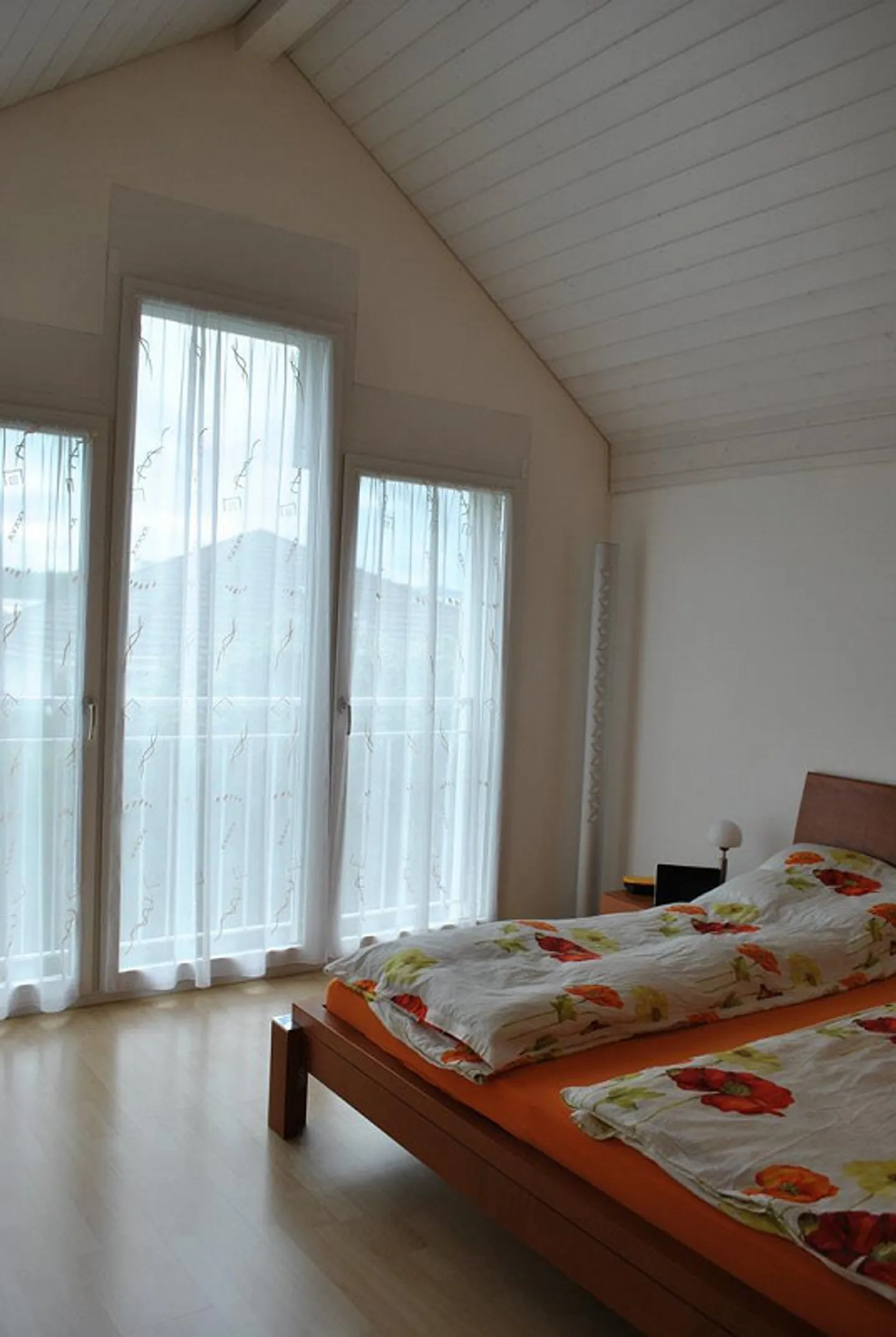 Spacious, modern single-family home in a quiet location in Züberwangen - Photo 9 of 19