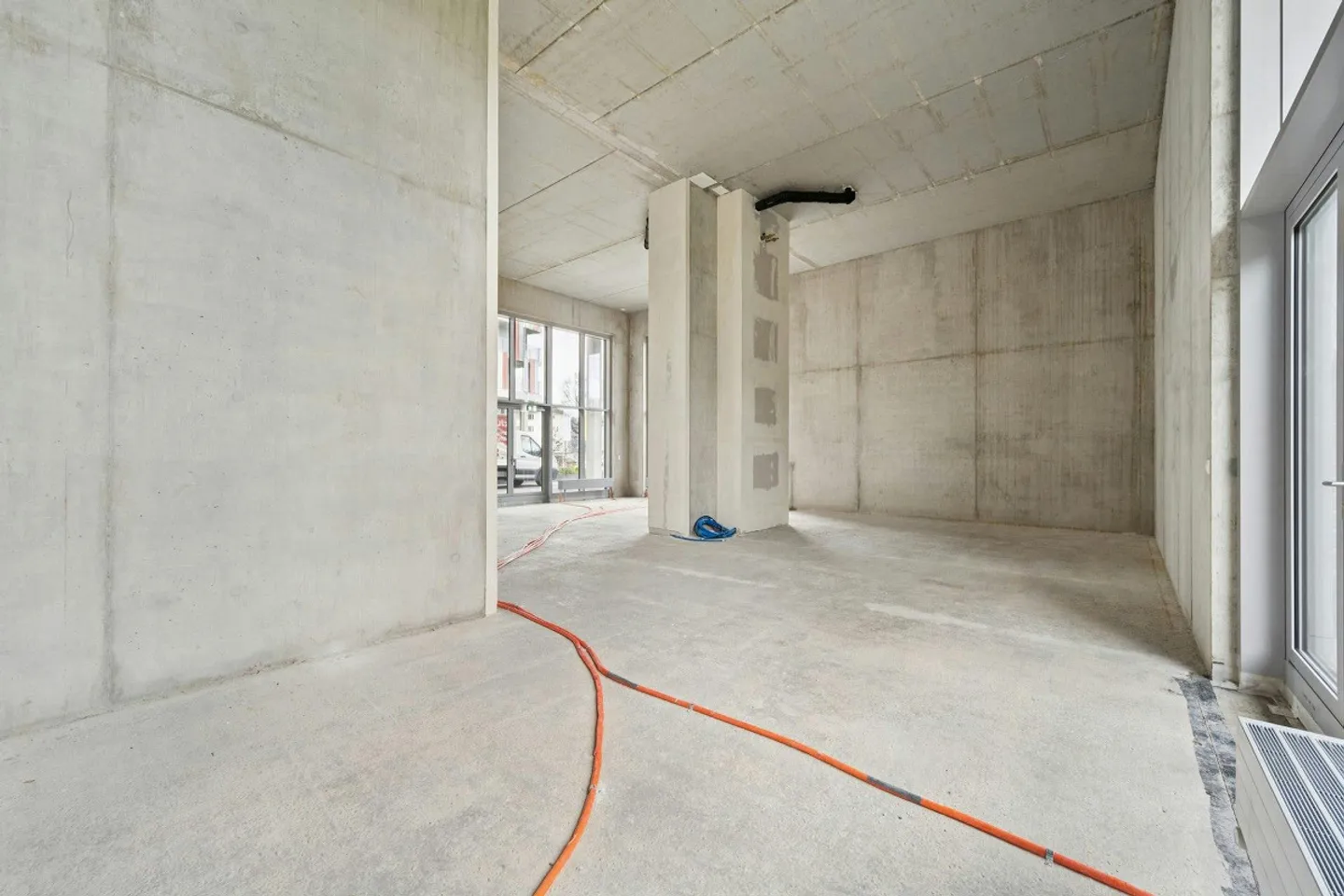 Space for visionary usage concepts - approx. 146 m² at Muttenz train station - Photo 4 of 9