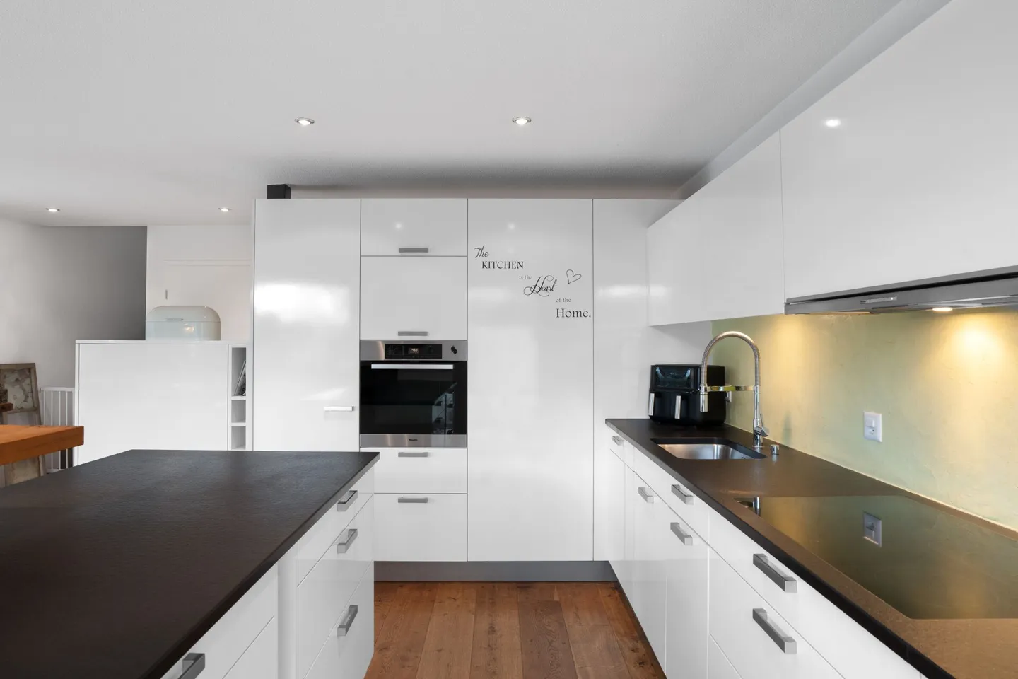 Modern 5.5-room semi-detached house with carport - Photo 6 of 22