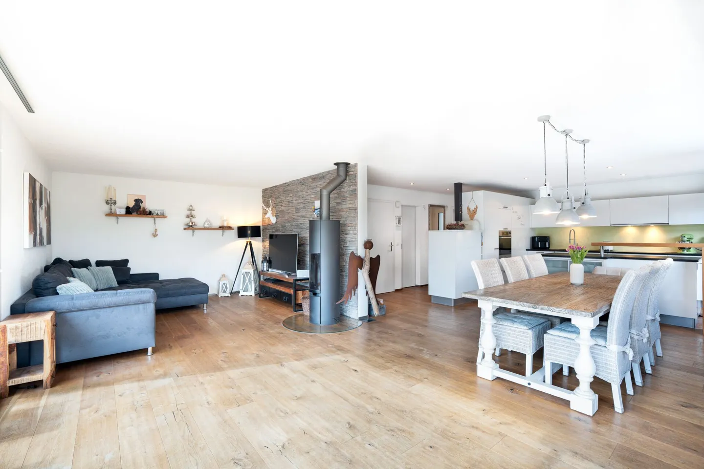 Modern 5.5-room semi-detached house with carport - Photo 8 of 22