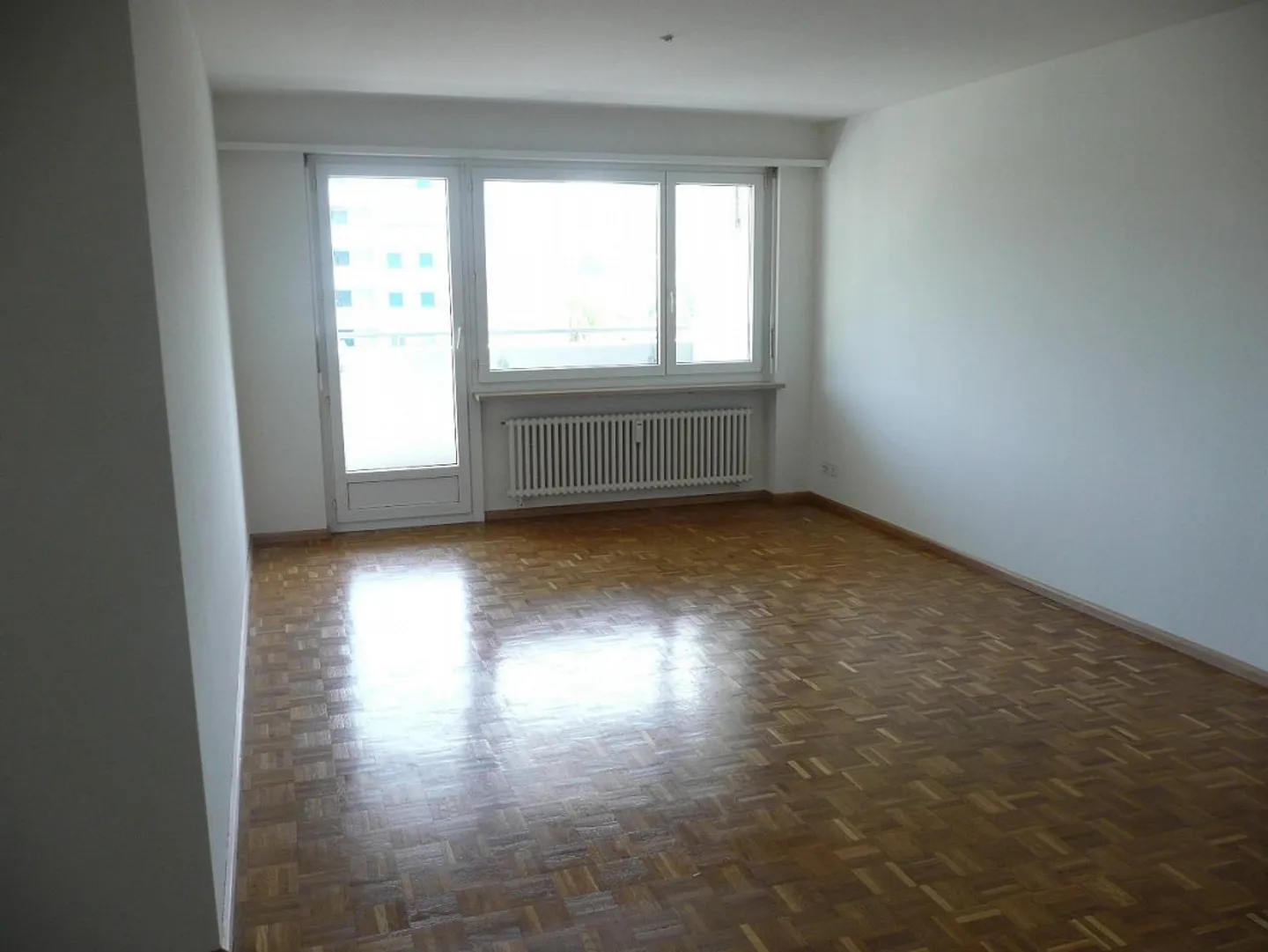 Apartment for rent - Photo 3 of 3