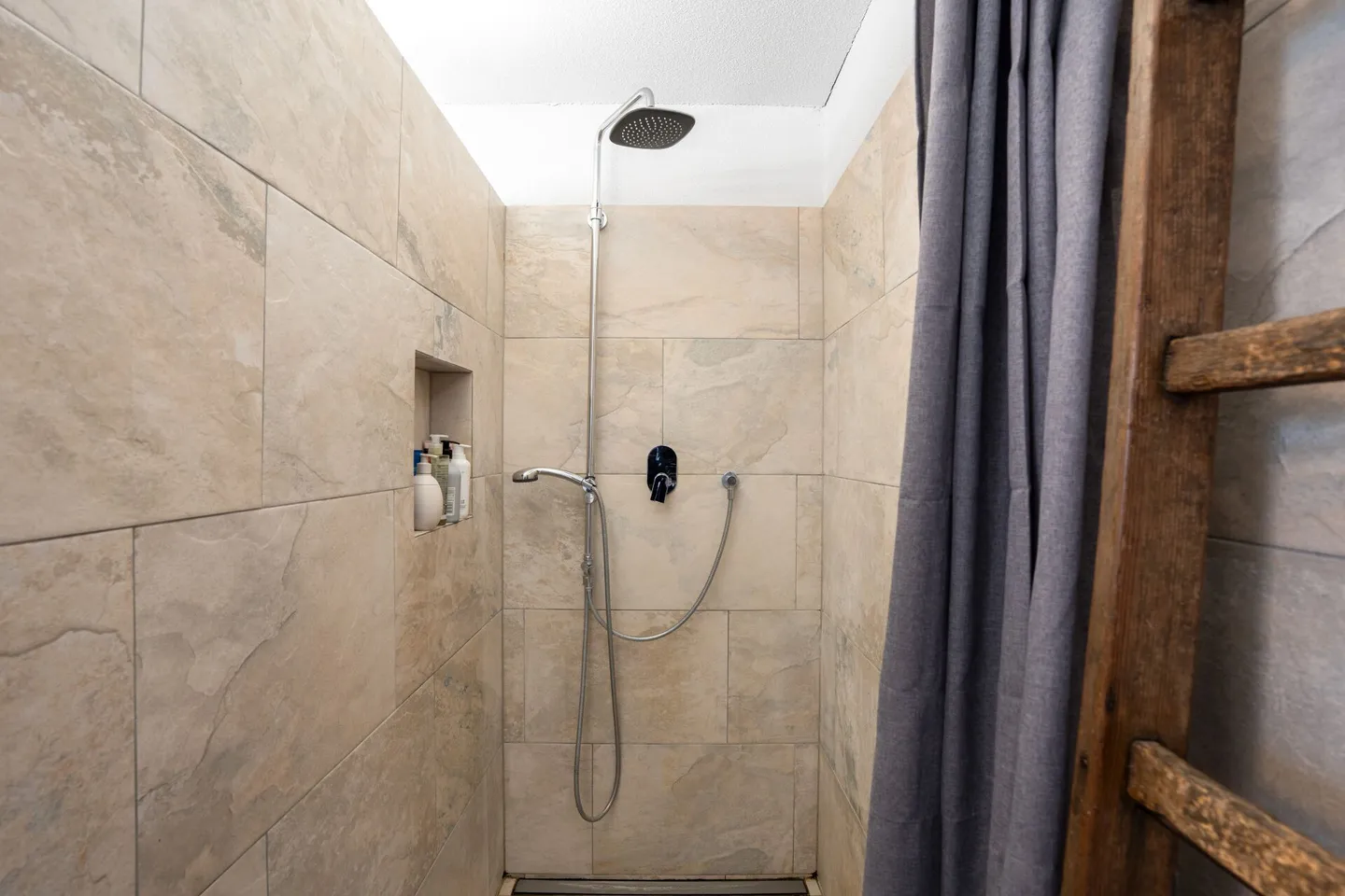 Modern 5.5-room semi-detached house with carport - Photo 13 of 22