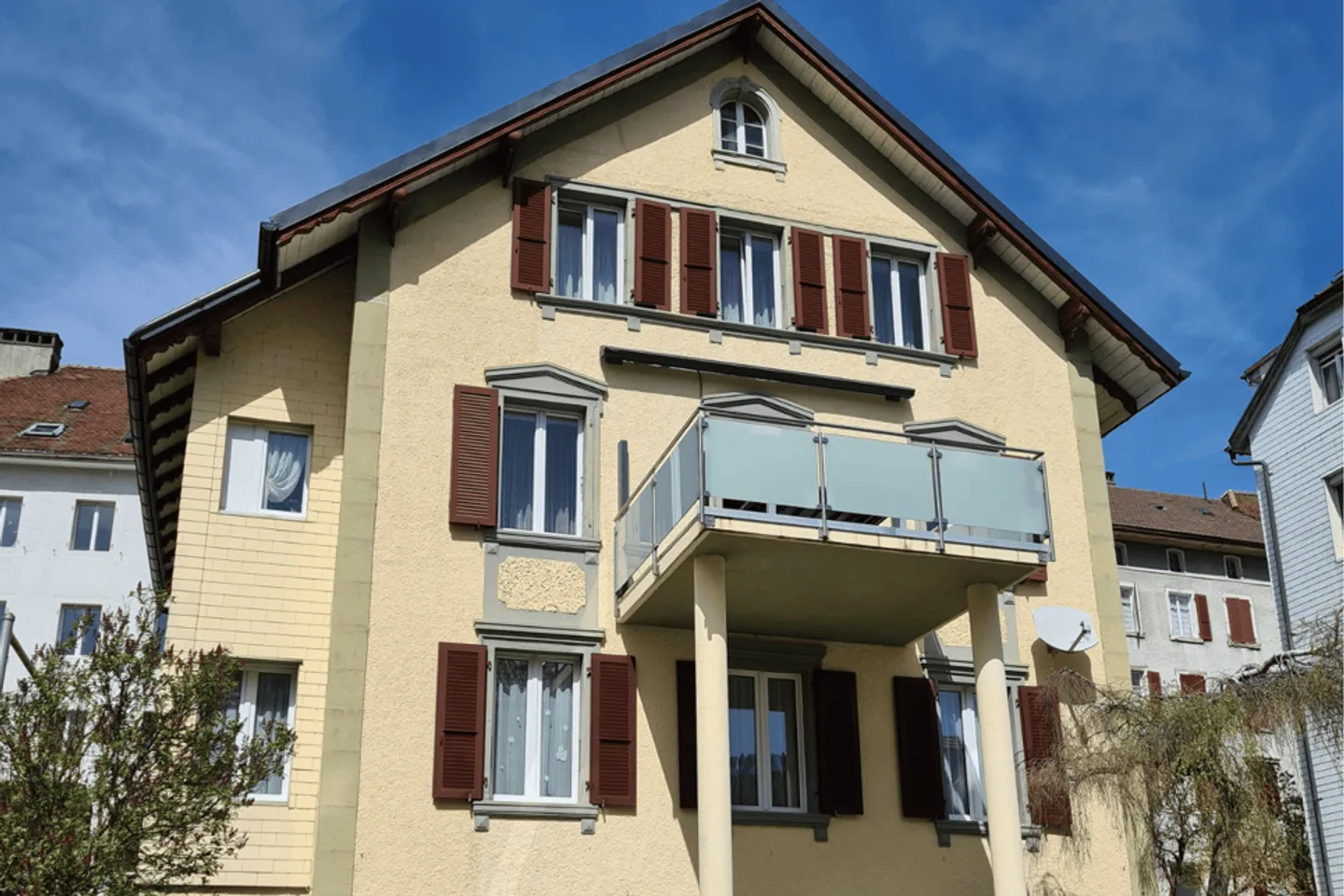 Charmantes Gebäude in teilbesetzter Leibrente in St-Imier - Foto 1 von 3