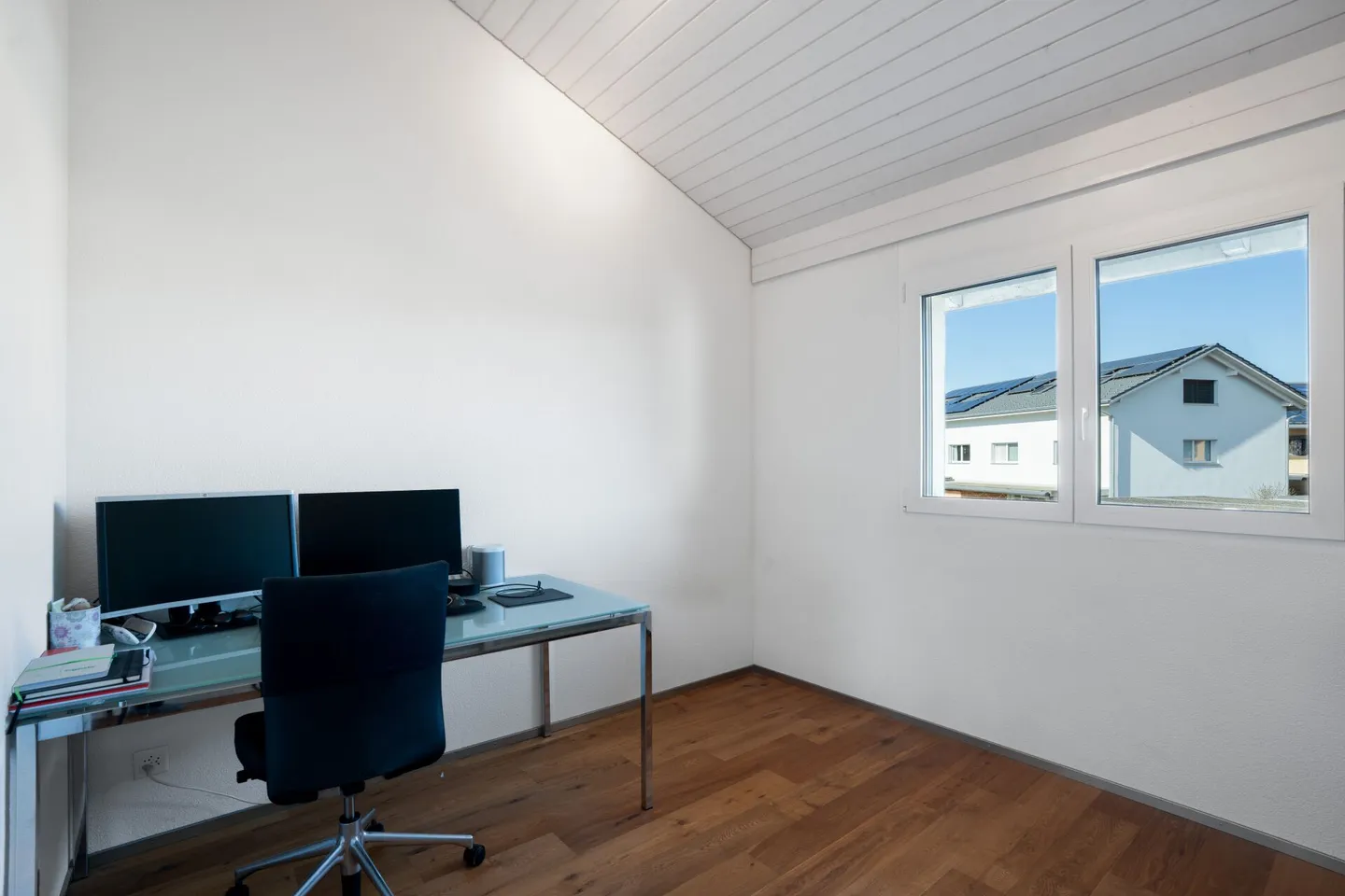 Modern 5.5-room semi-detached house with carport - Photo 11 of 22