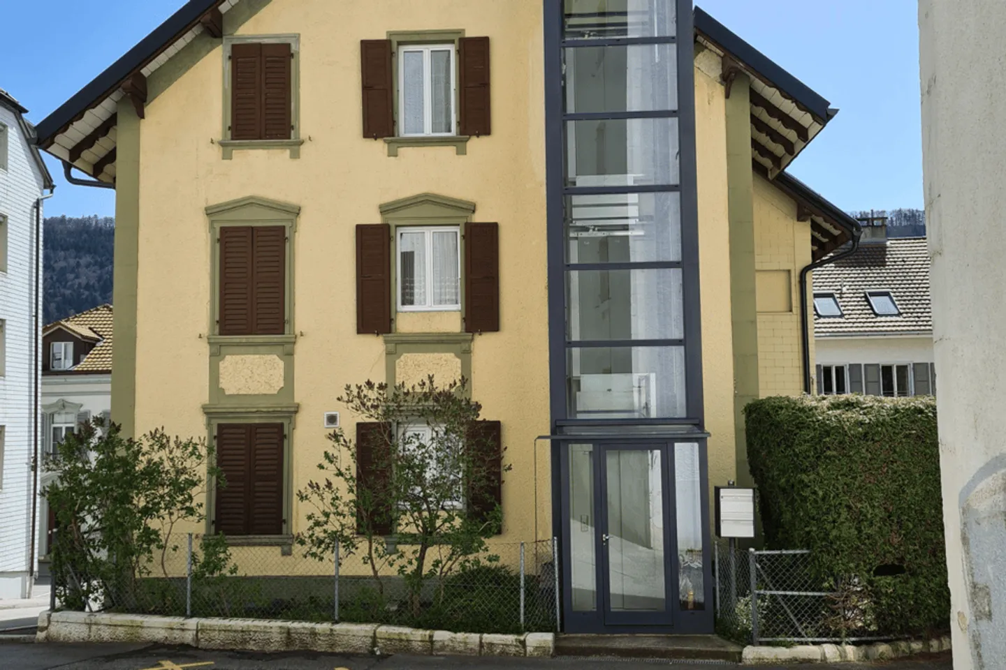 Charmantes Gebäude in teilbesetzter Leibrente in St-Imier - Foto 2 von 3
