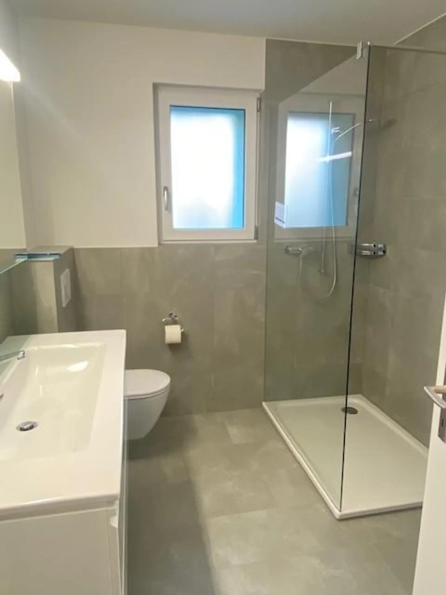 Freshly renovated for you! - Photo 3 of 9