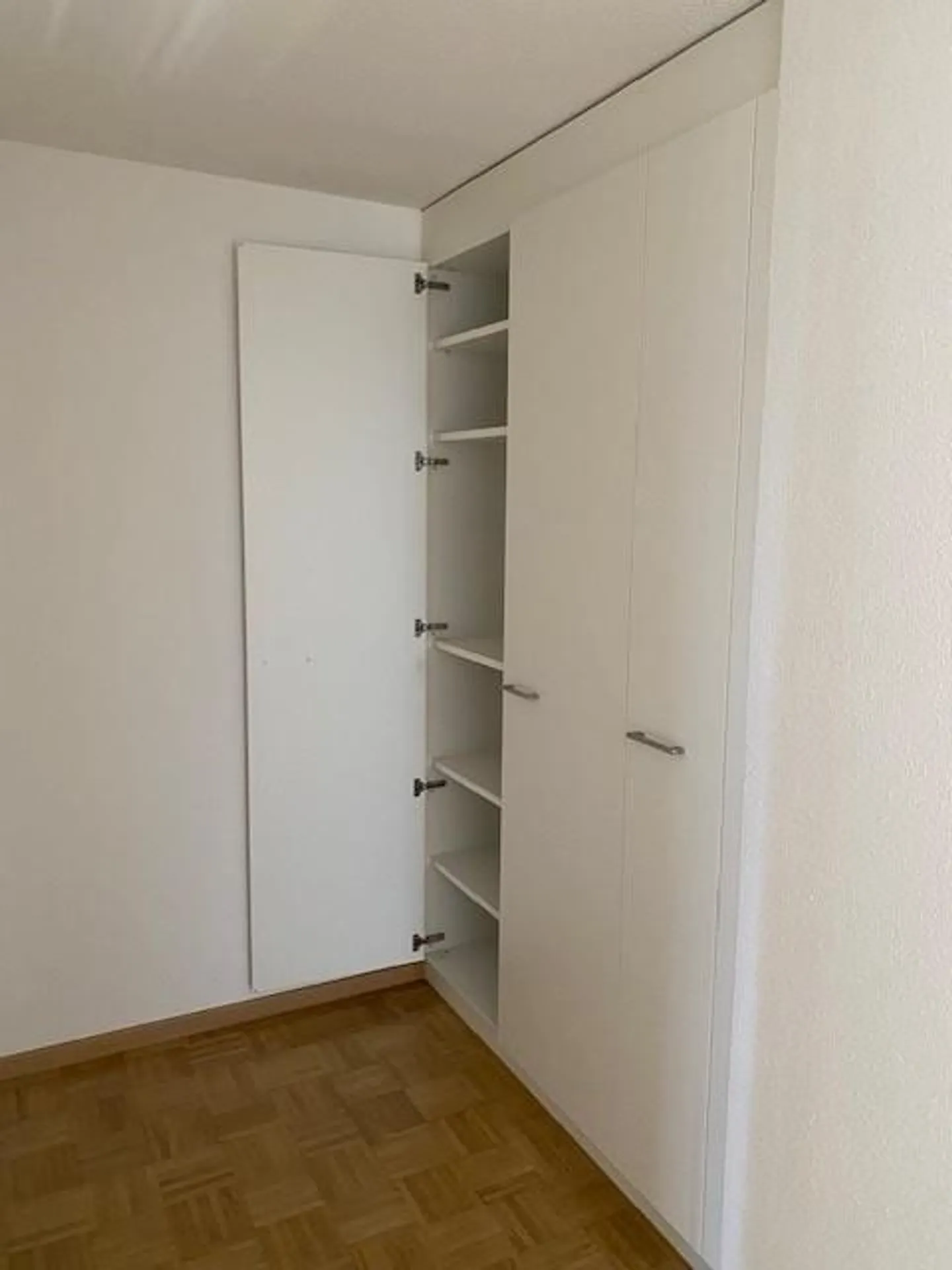 Freshly renovated for you! - Photo 4 of 9