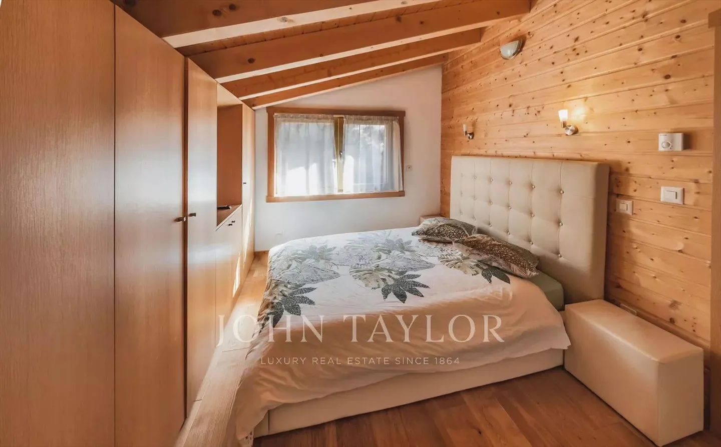 Chalet of Superlatives in Haute-Nendaz, with Jacuzzi and independent apartment - Photo 8 of 12