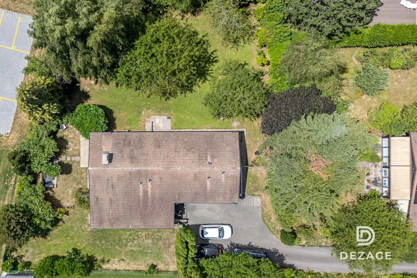 Plot with great development potential: possibility to build up to 3 housing units! - Photo 1 of 5