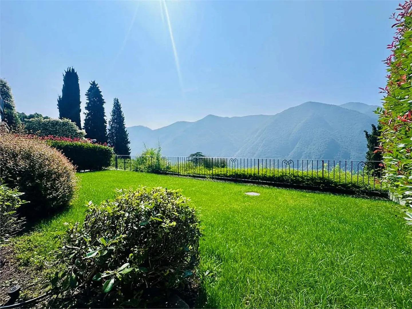 Luxury Duplex with Lake View - Photo 3 of 13
