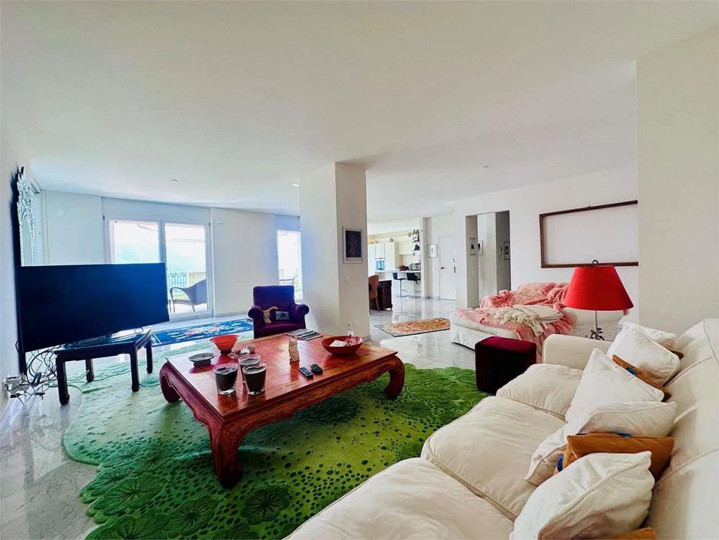 Luxury Duplex with Lake View - Photo 7 of 13